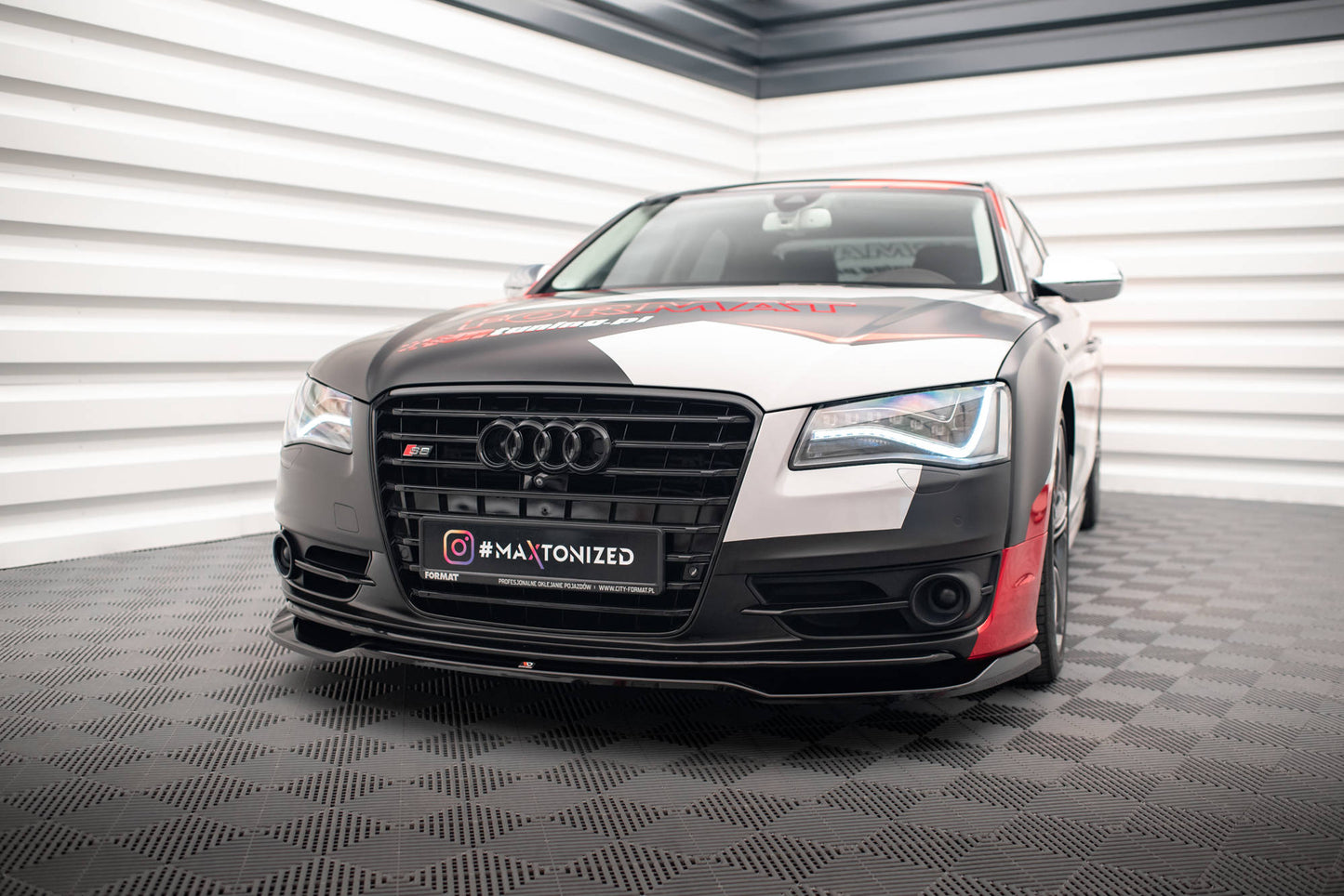 Maxton Front Ansatz V.1 für Audi S8 D4 schwarz Hochglanz