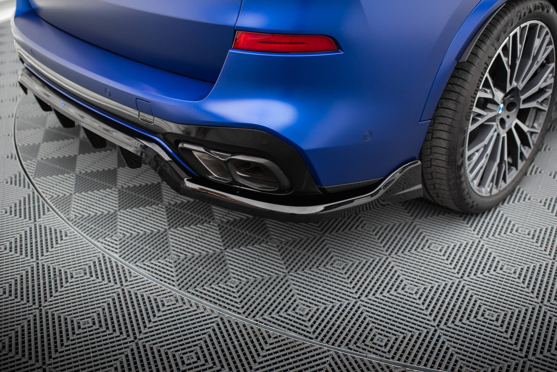 Maxton Mittlerer Diffusor Heck Ansatz DTM Look für V.2 BMW X5 M-Paket G05 Facelift schwarz Hochglanz