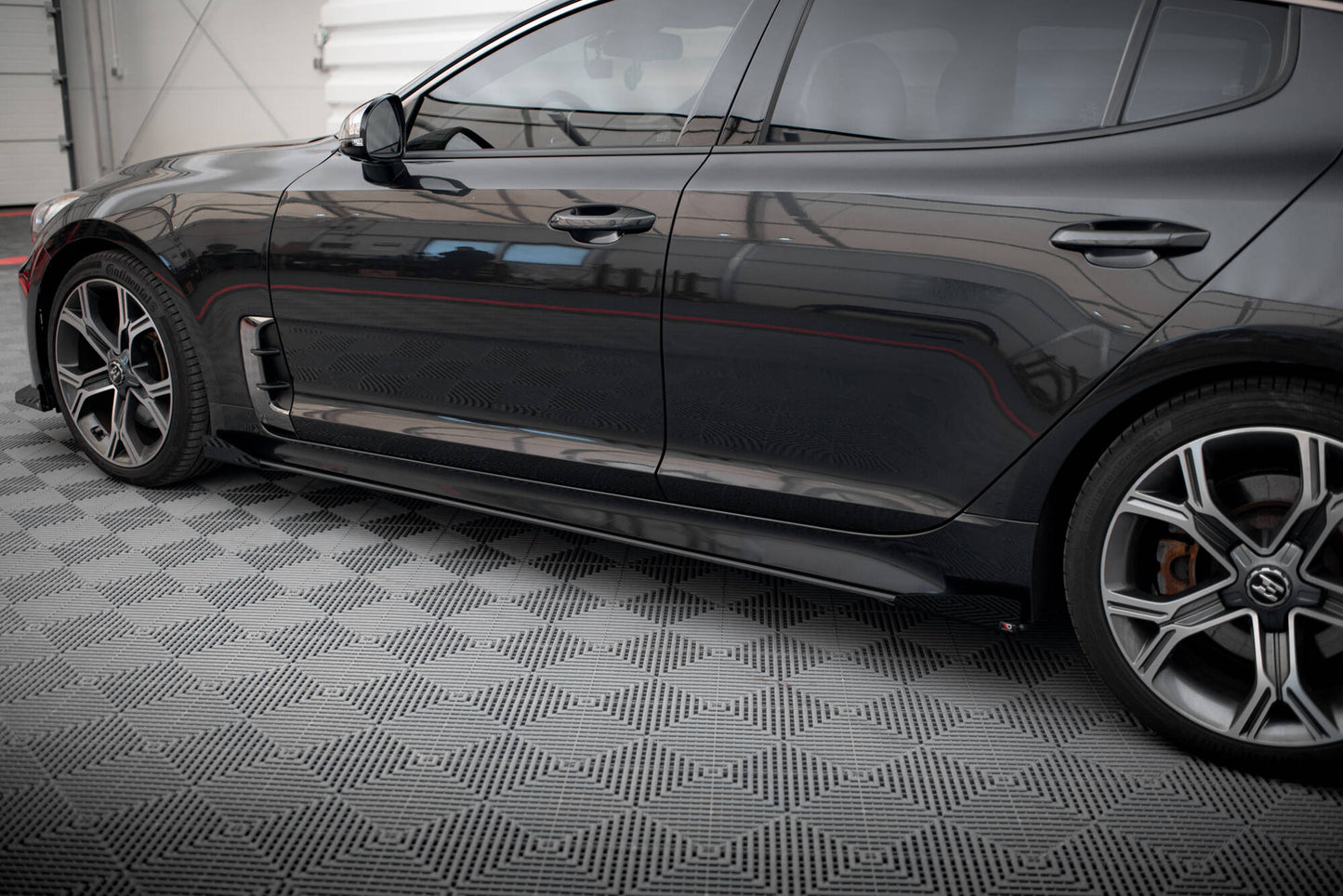 Maxton Street Pro Seitenschweller Ansatz für + Flaps Kia Stinger GT / GT-Line / Standard Mk1 schwarz Hochglanz