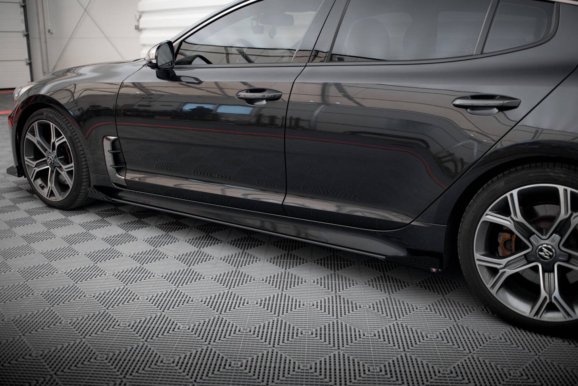 Maxton Street Pro Seitenschweller Ansatz für + Flaps Kia Stinger GT / GT-Line / Standard Mk1 schwarz Hochglanz