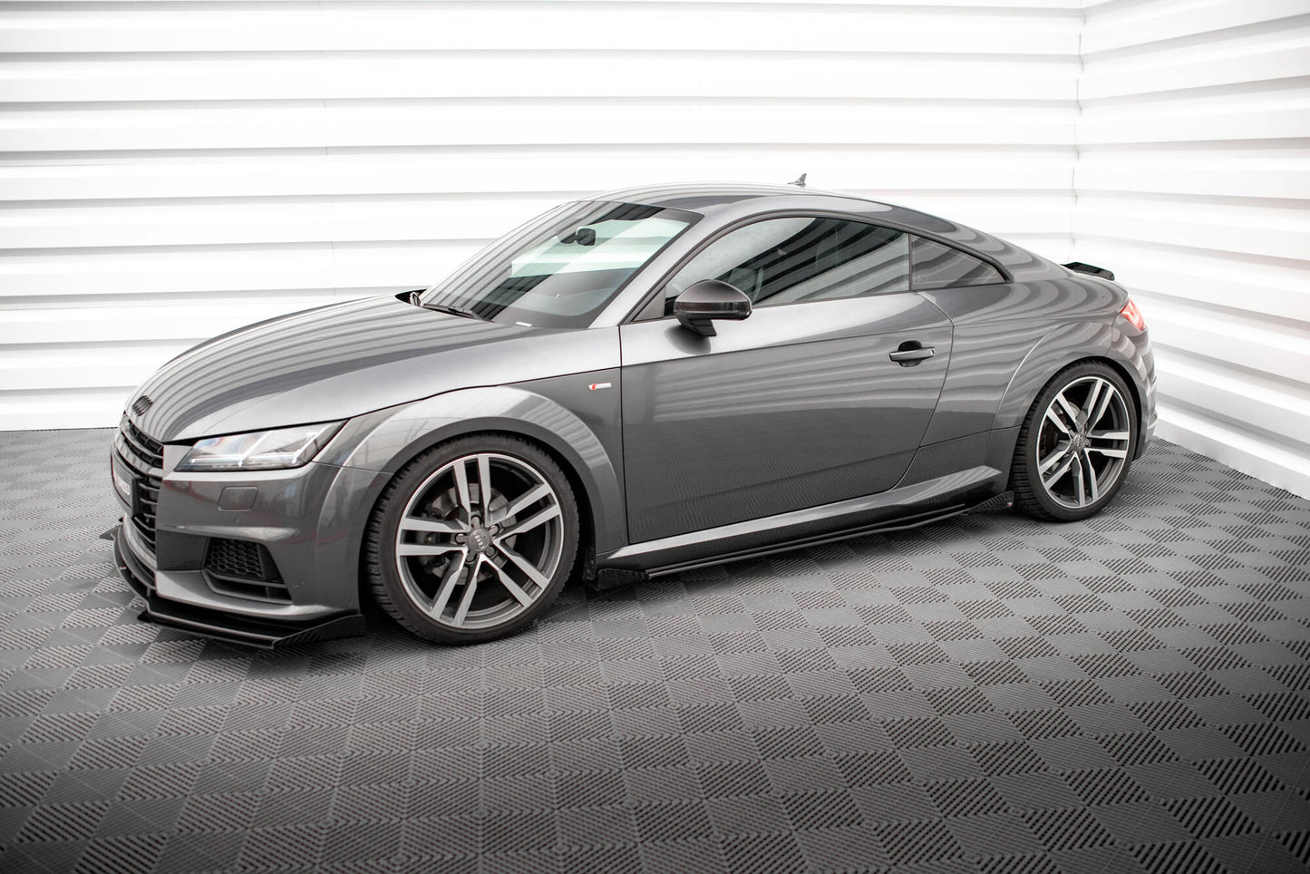 Maxton Street Pro Seitenschweller Ansatz für + Flaps Audi TT S / S-Line 8S schwarz Hochglanz