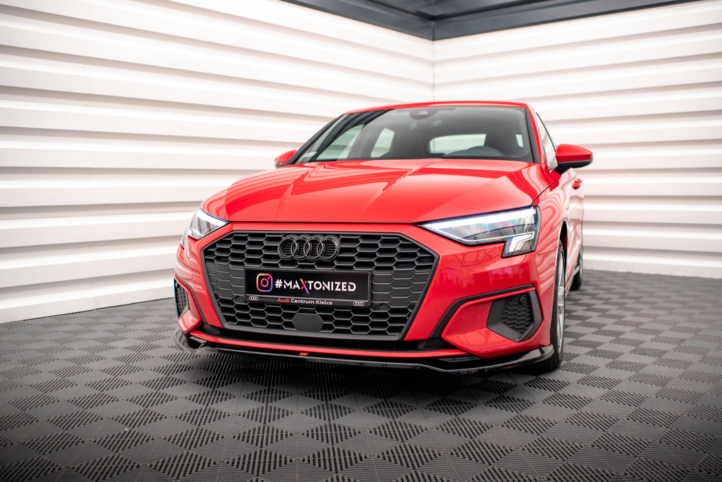 Maxton Front Ansatz V.2 für Audi A3 8Y schwarz Hochglanz