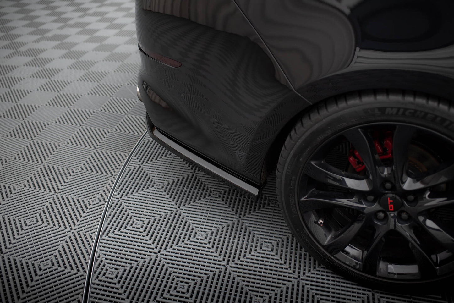 Maxton Mittlerer Diffusor Heck Ansatz DTM Look für Kia Optima Mk3 schwarz Hochglanz