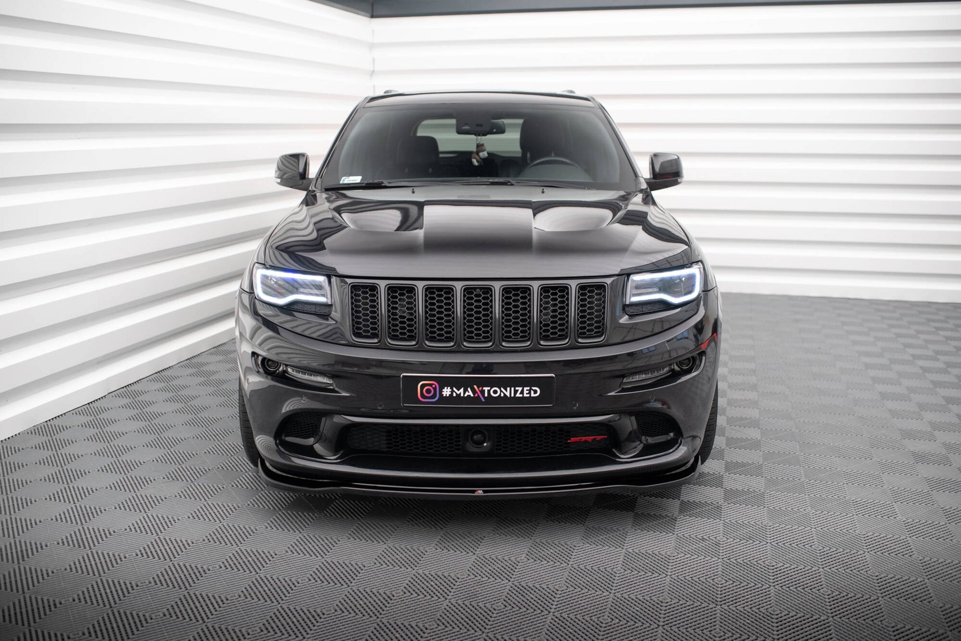 Maxton Front Ansatz für Jeep Grand Cherokee SRT WK2 Facelift schwarz Hochglanz