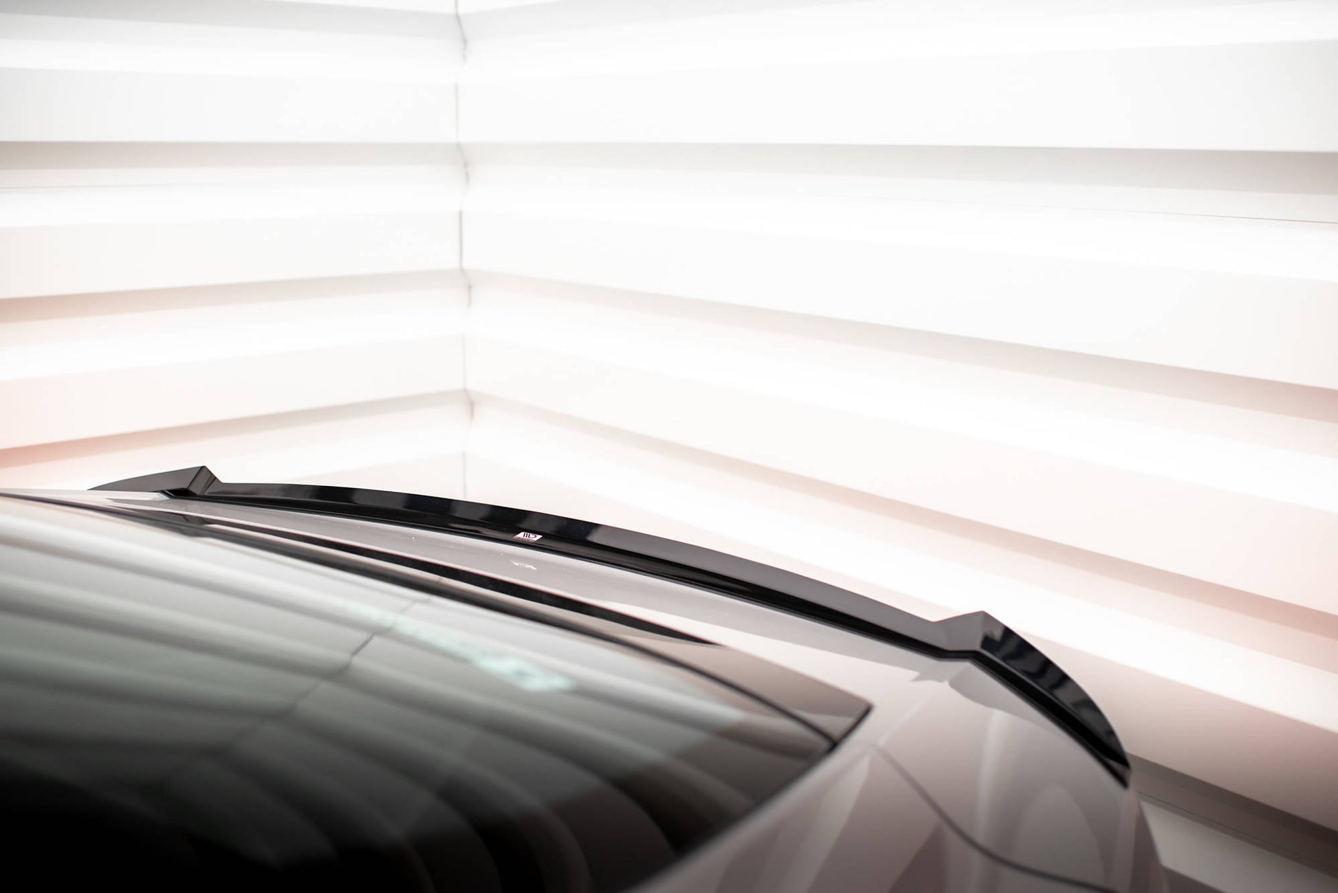 Maxton Spoiler CAP für Hyundai Elantra Mk7 schwarz Hochglanz