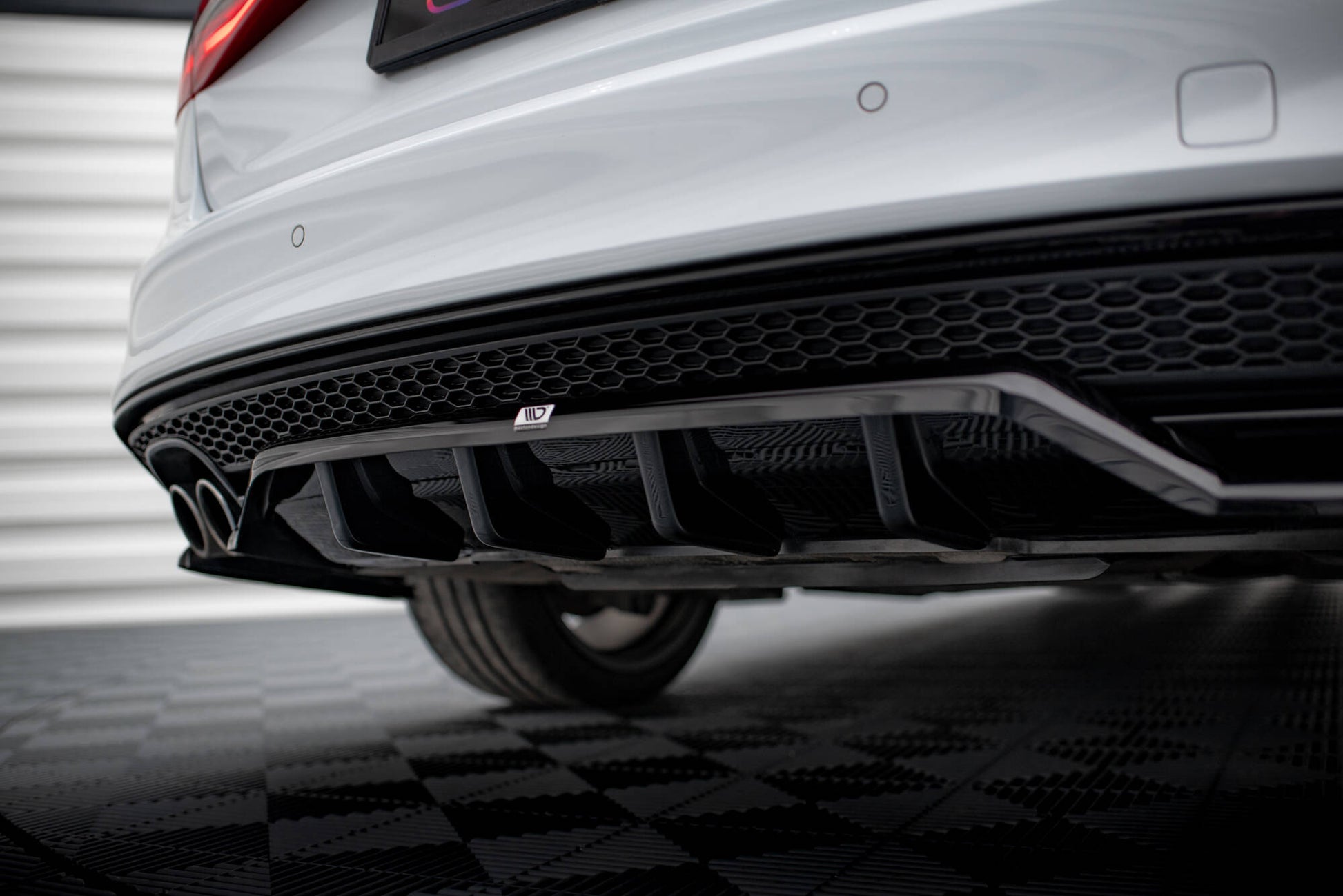 Maxton Mittlerer Diffusor Heck Ansatz DTM Look für Audi A4 Competition B8 Facelift schwarz Hochglanz