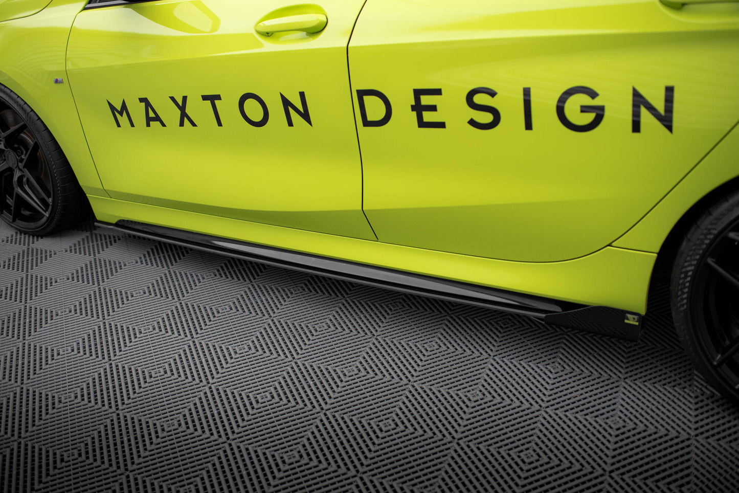 Maxton Street Pro Seitenschweller Ansatz für + Flaps BMW 1er F40 M-Paket / M135i schwarz Hochglanz