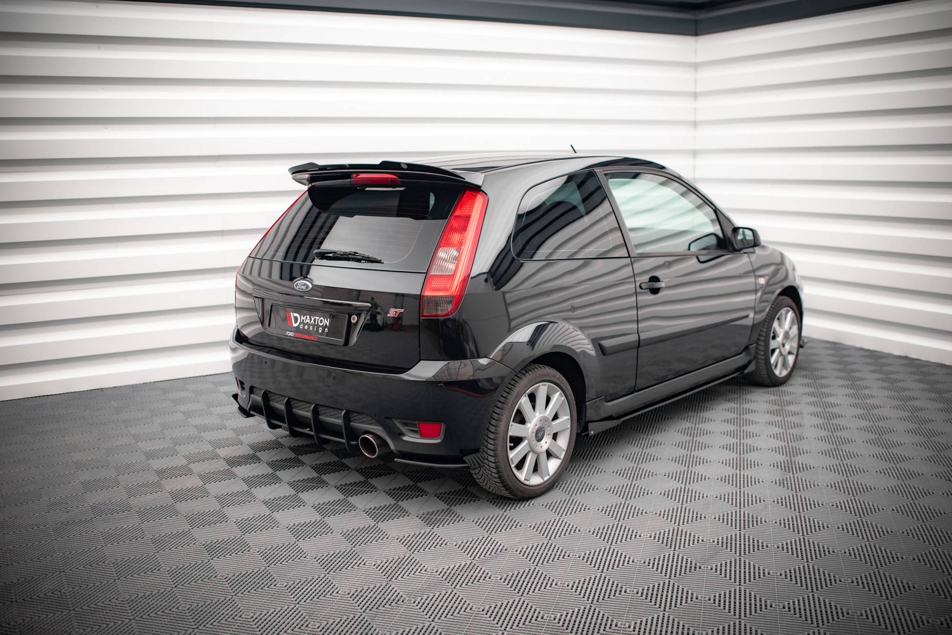 Maxton Street Pro Heck Ansatz Flaps Diffusor +Flaps für Ford Fiesta ST Mk6 schwarz Hochglanz
