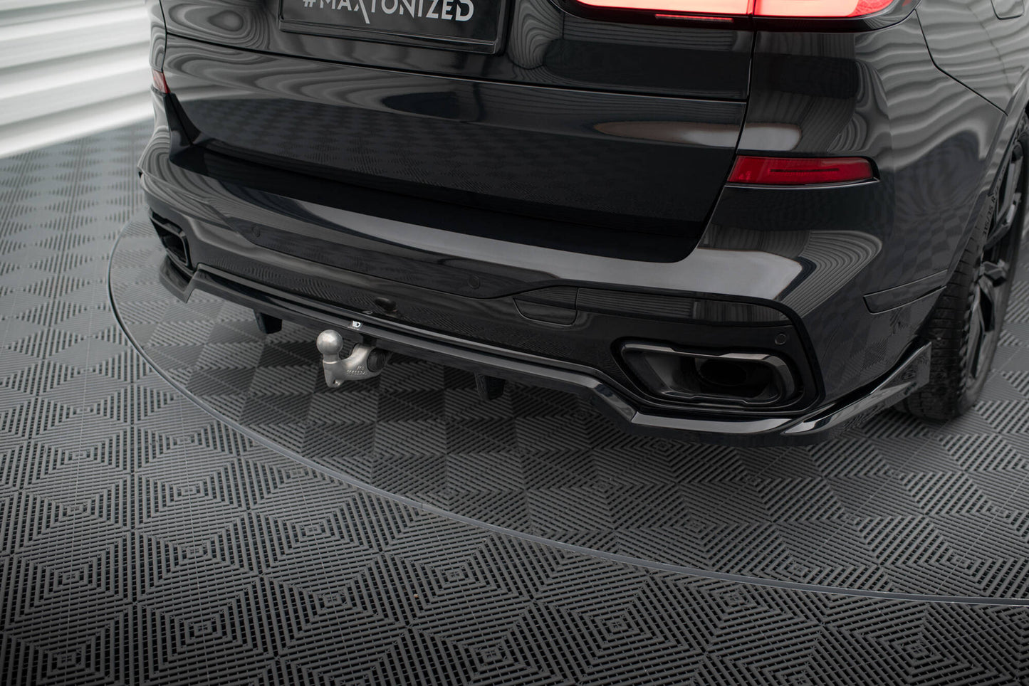 Maxton Mittlerer Diffusor Heck Ansatz DTM Look für BMW X7 M-Paket G07 Facelift schwarz Hochglanz