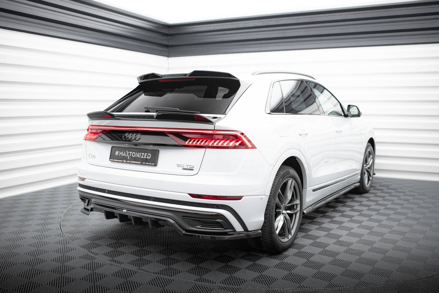 Maxton Mittlerer Diffusor Heck Ansatz DTM Look für Audi Q8 S-Line Mk1 schwarz Hochglanz