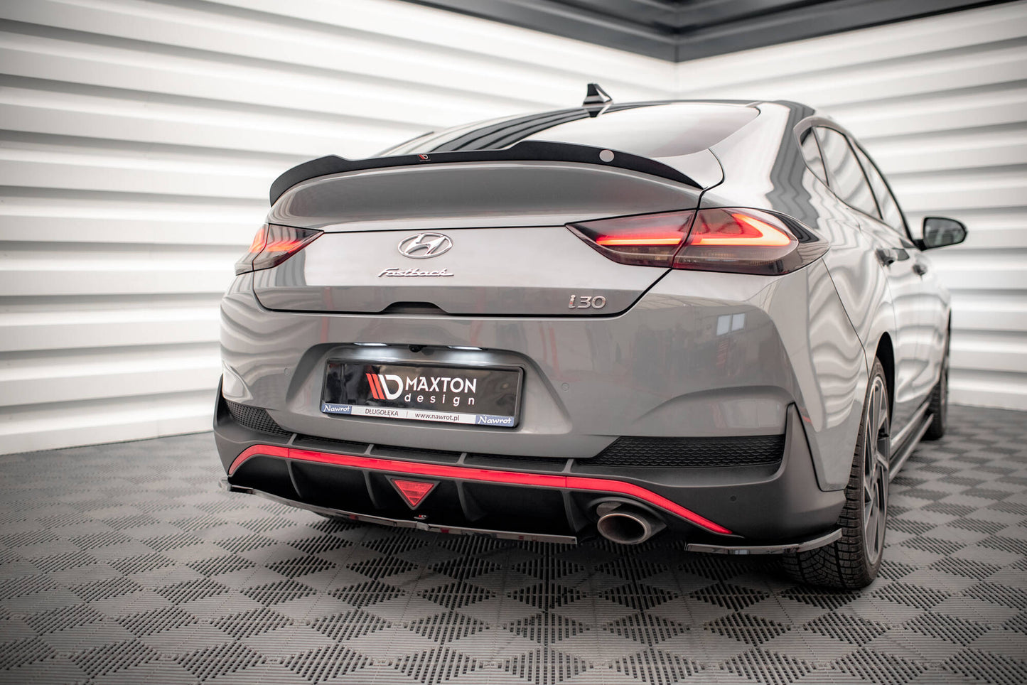 Maxton Spoiler CAP für Hyundai I30 Fastback N-Line Mk3 Facelift schwarz Hochglanz