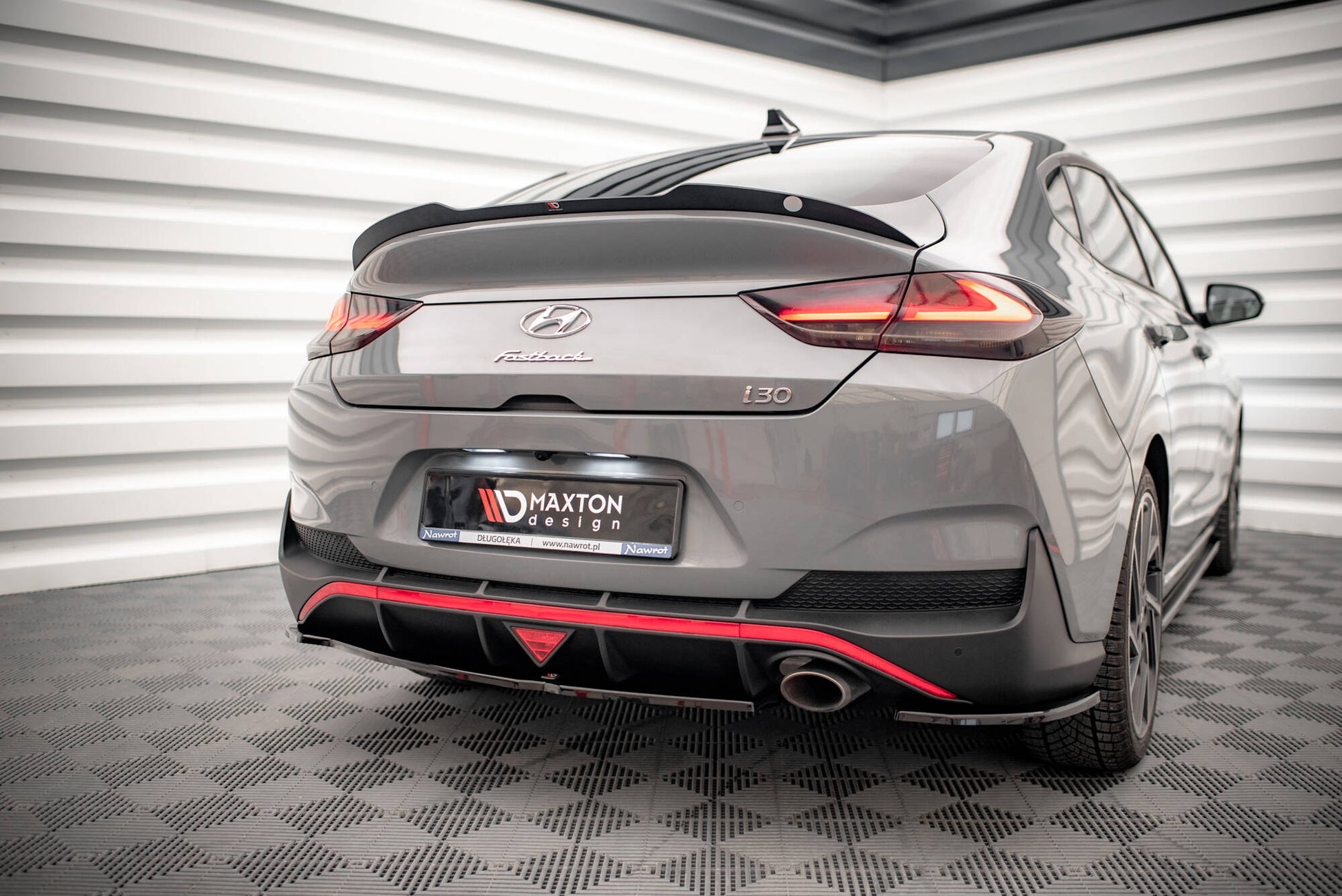 Maxton Spoiler CAP für Hyundai I30 Fastback N-Line Mk3 Facelift schwarz Hochglanz