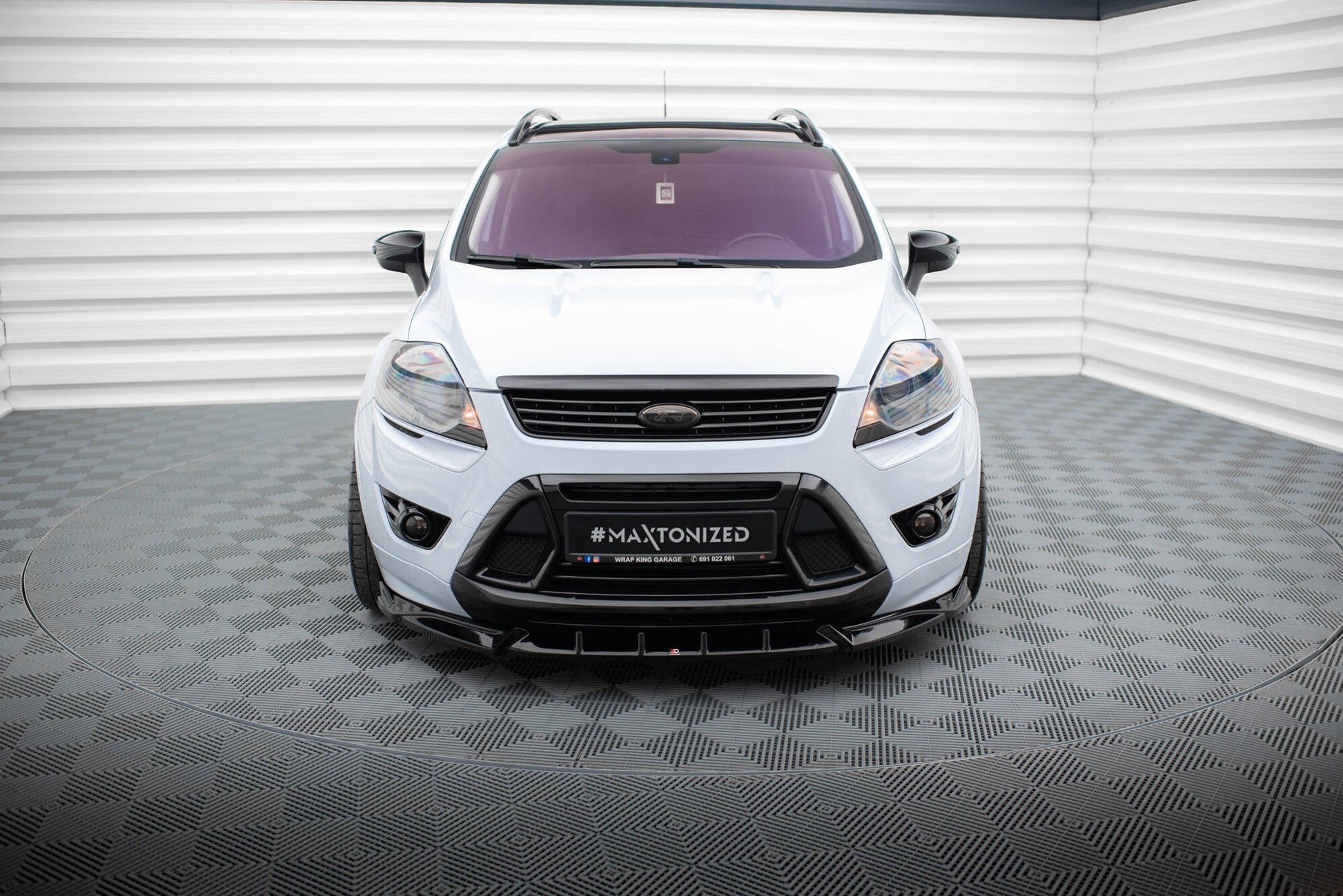 Maxton Front Ansatz für Ford Kuga ST Mk1 schwarz Hochglanz