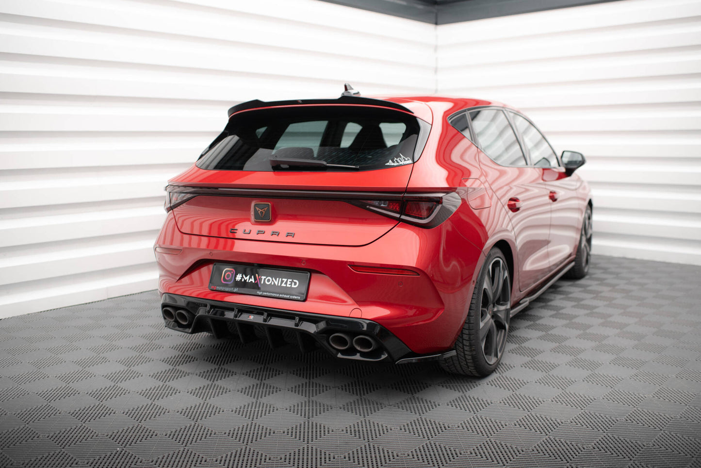 Maxton Diffusor Heck Ansatz für Cupra Leon Hatchback Mk1 schwarz Hochglanz
