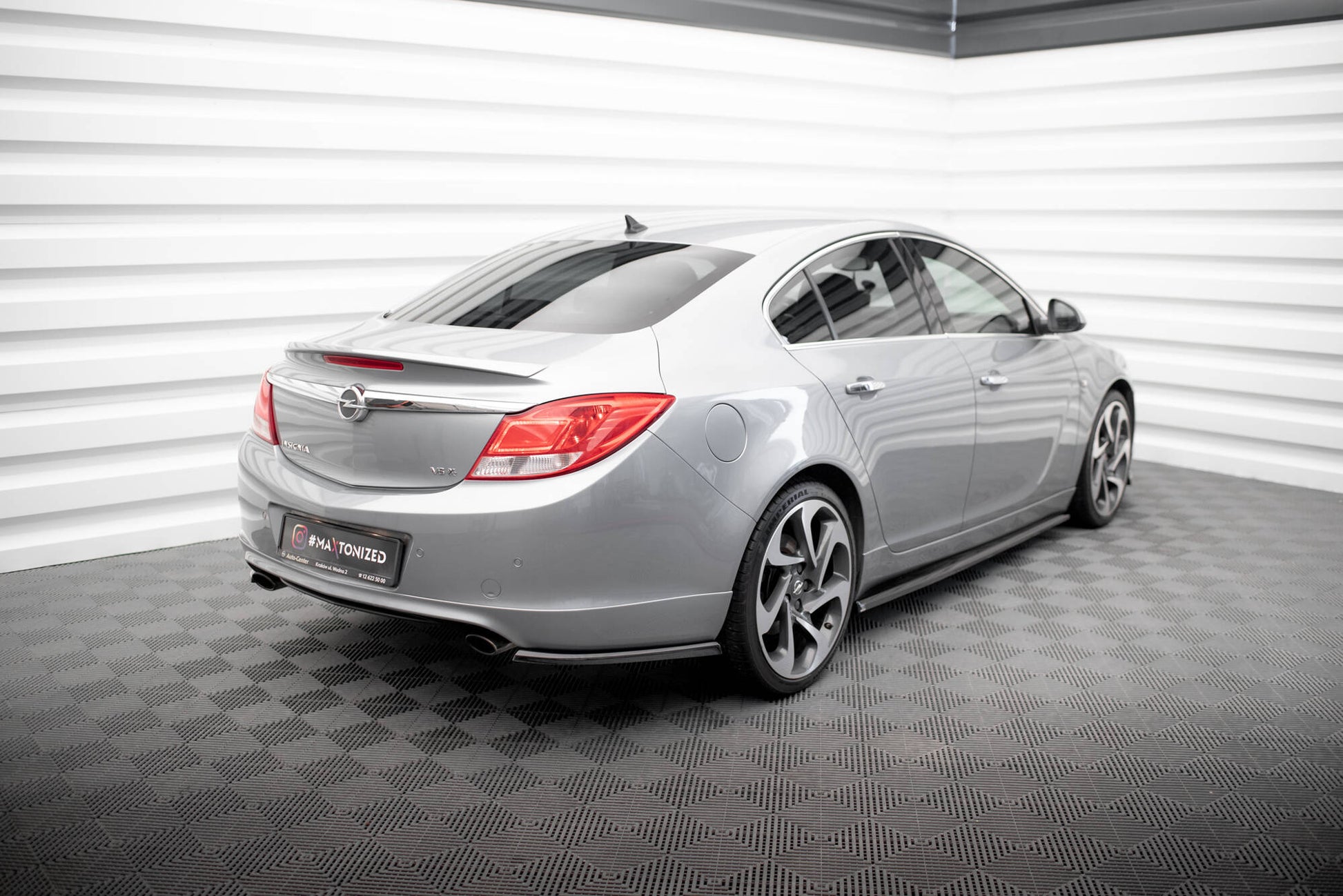 Maxton Heck Ansatz Flaps Diffusor für Opel Insignia OPC-Line Mk1 schwarz Hochglanz