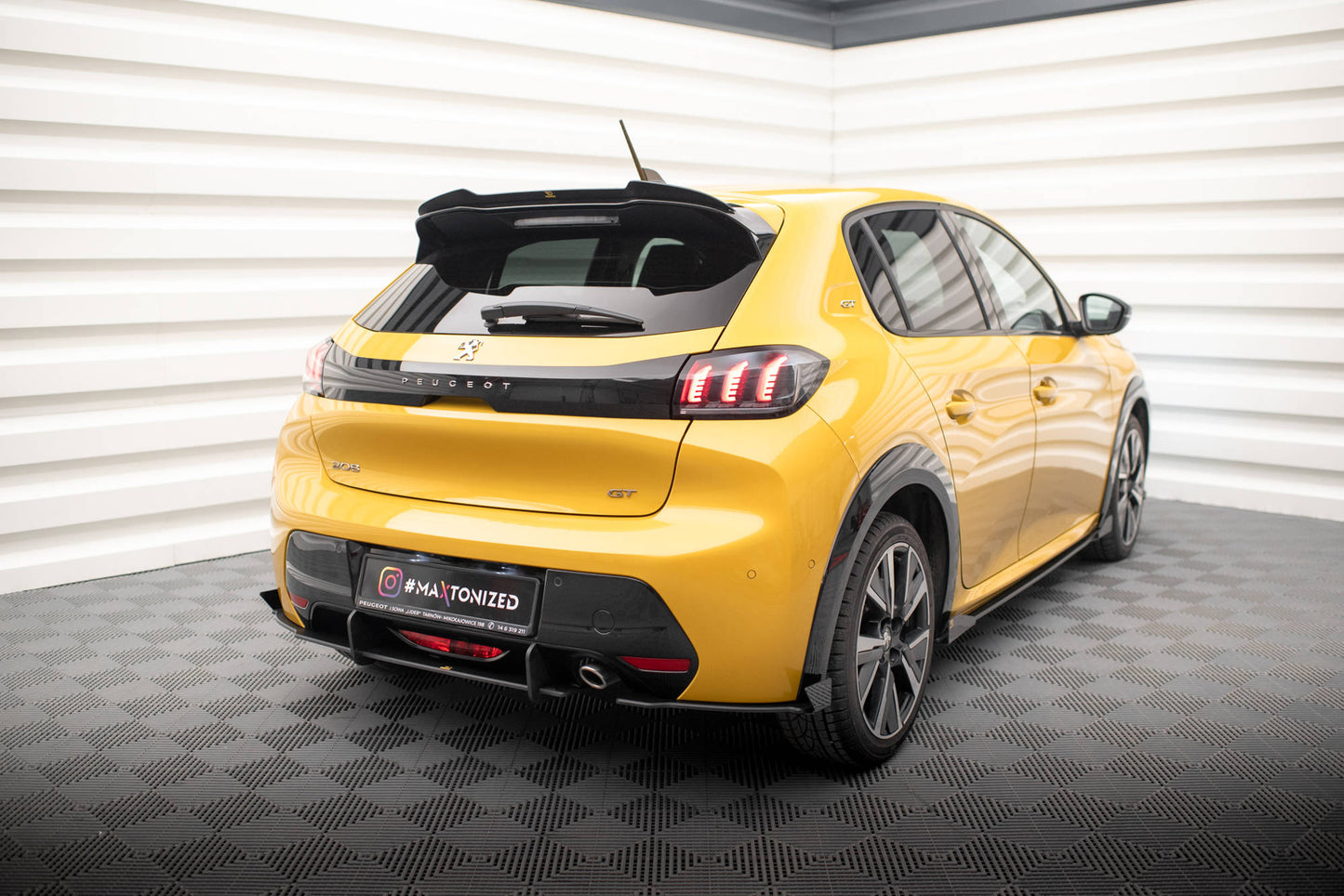 Maxton Street Pro Heck Ansatz Flaps Diffusor +Flaps für Peugeot 208 GT Mk2 schwarz Hochglanz