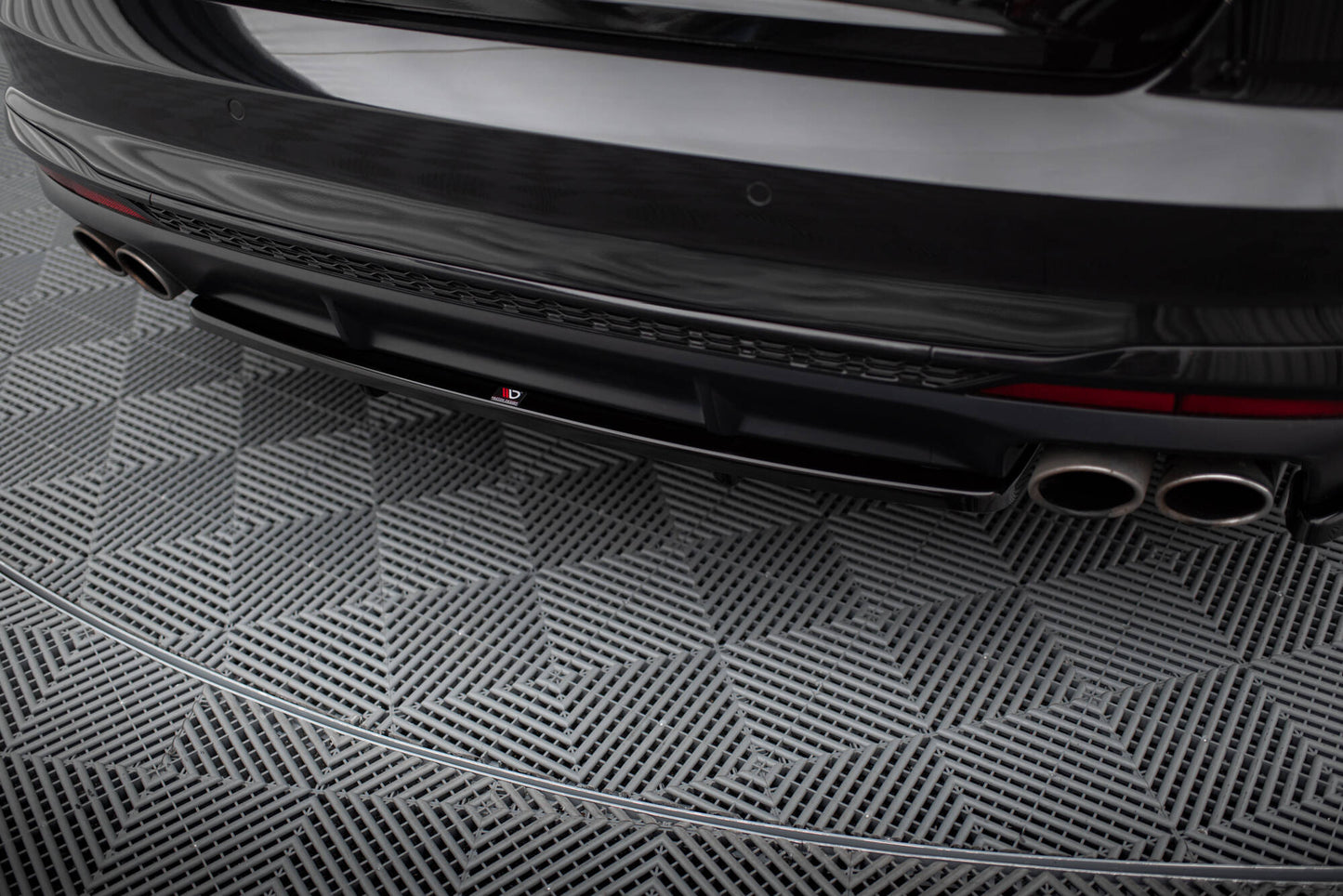 Maxton Mittlerer Diffusor Heck Ansatz DTM Look für Audi S4 B9 Facelift schwarz Hochglanz