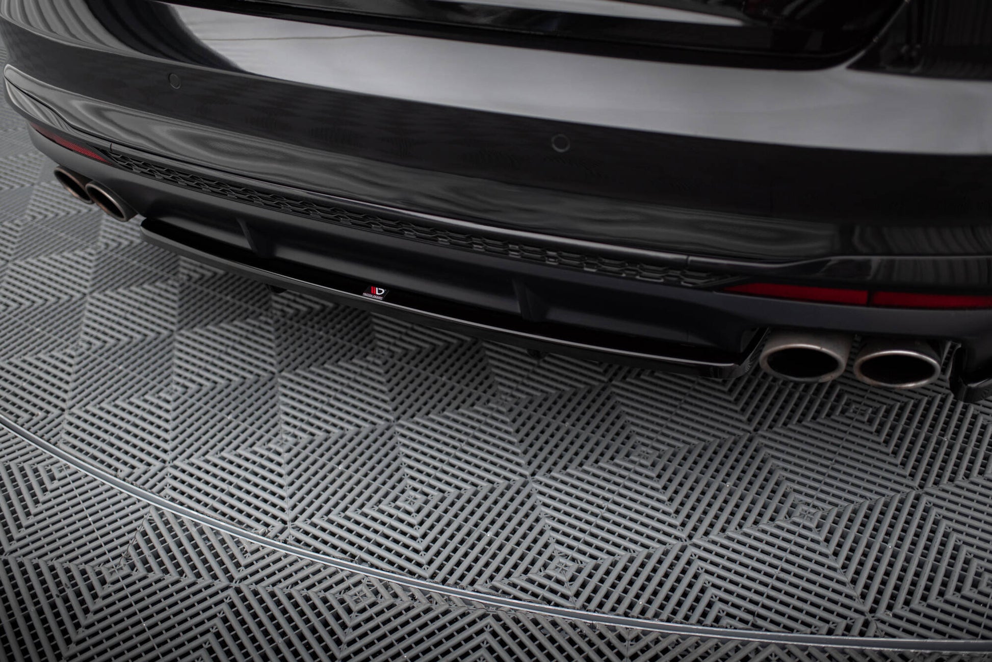 Maxton Mittlerer Diffusor Heck Ansatz DTM Look für Audi S4 B9 Facelift schwarz Hochglanz