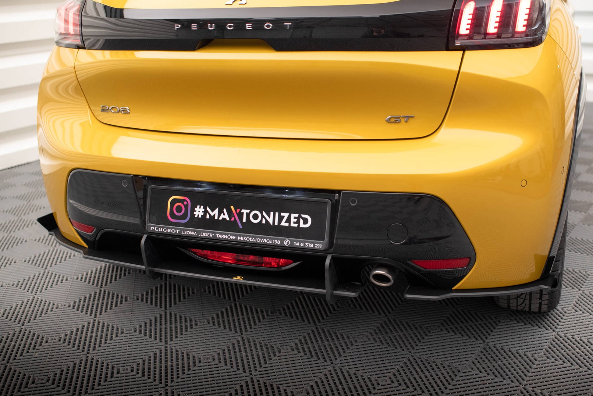 Maxton Street Pro Heck Ansatz Flaps Diffusor +Flaps für Peugeot 208 GT Mk2 schwarz Hochglanz