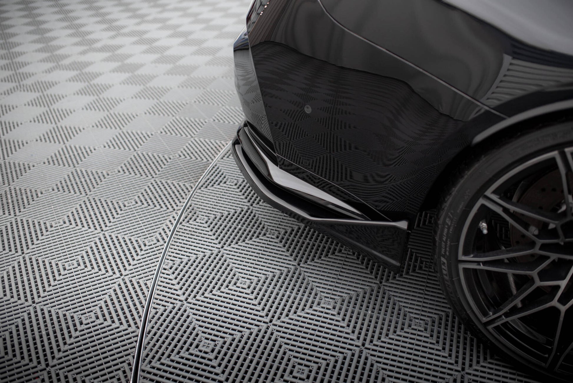 Maxton Heck Ansatz Flaps Diffusor V.3 für CSL Look BMW M3 G80 schwarz Hochglanz