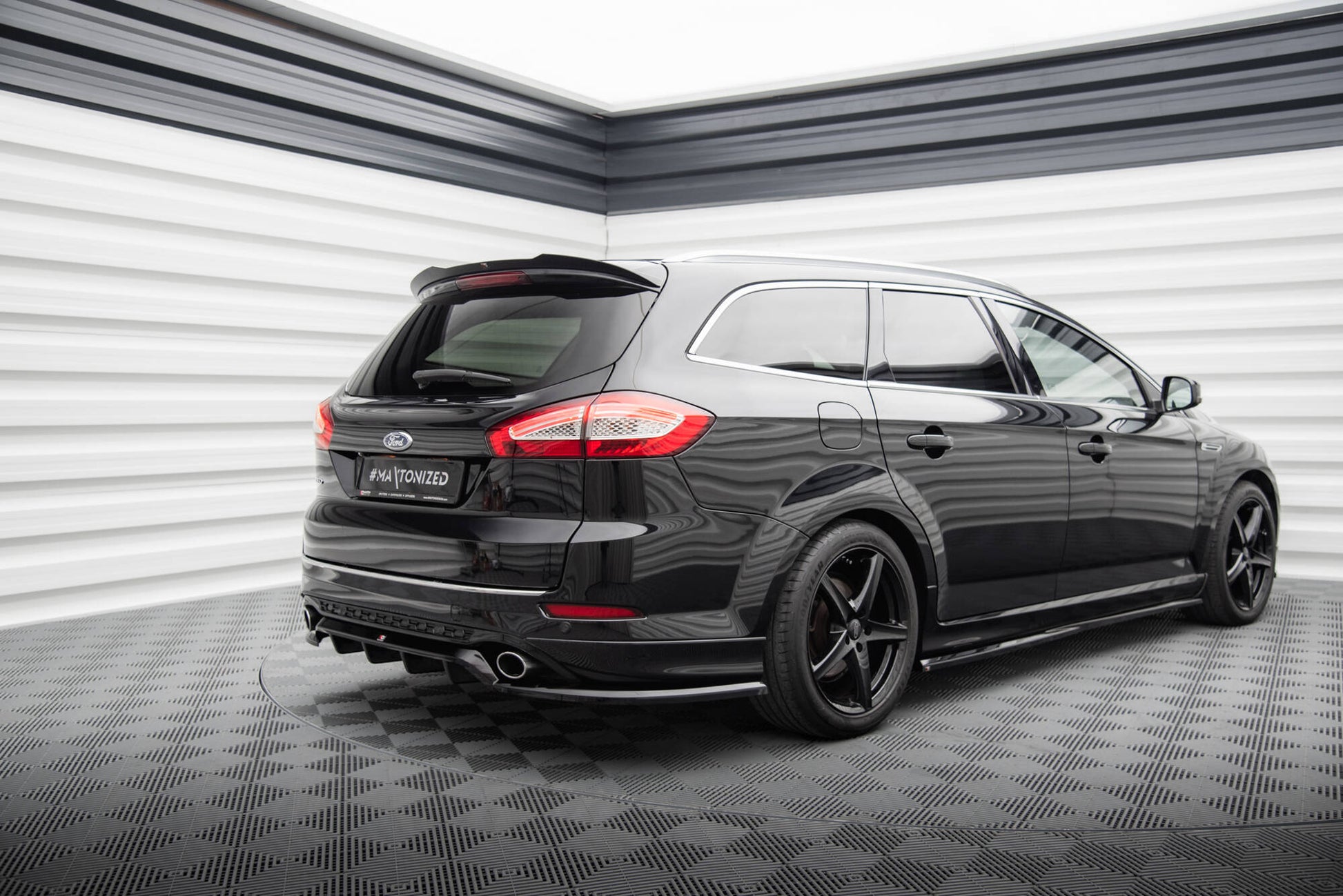Maxton Spoiler CAP für Ford Mondeo Kombi ST-Line Mk4 Facelift schwarz Hochglanz