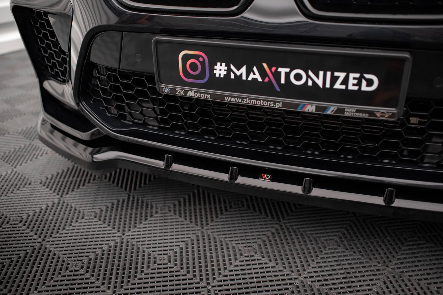 Maxton Front Ansatz V.1 für BMW X6 M F96 schwarz Hochglanz