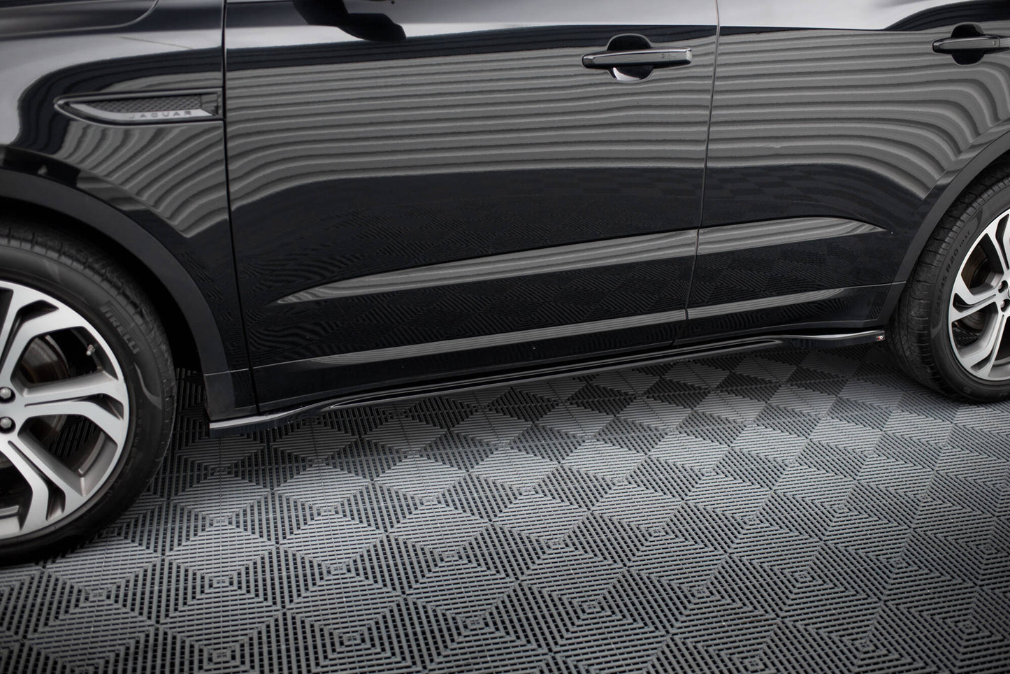 Maxton Seitenschweller Ansatz für Jaguar E-Pace R-Dynamic Mk1 schwarz Hochglanz