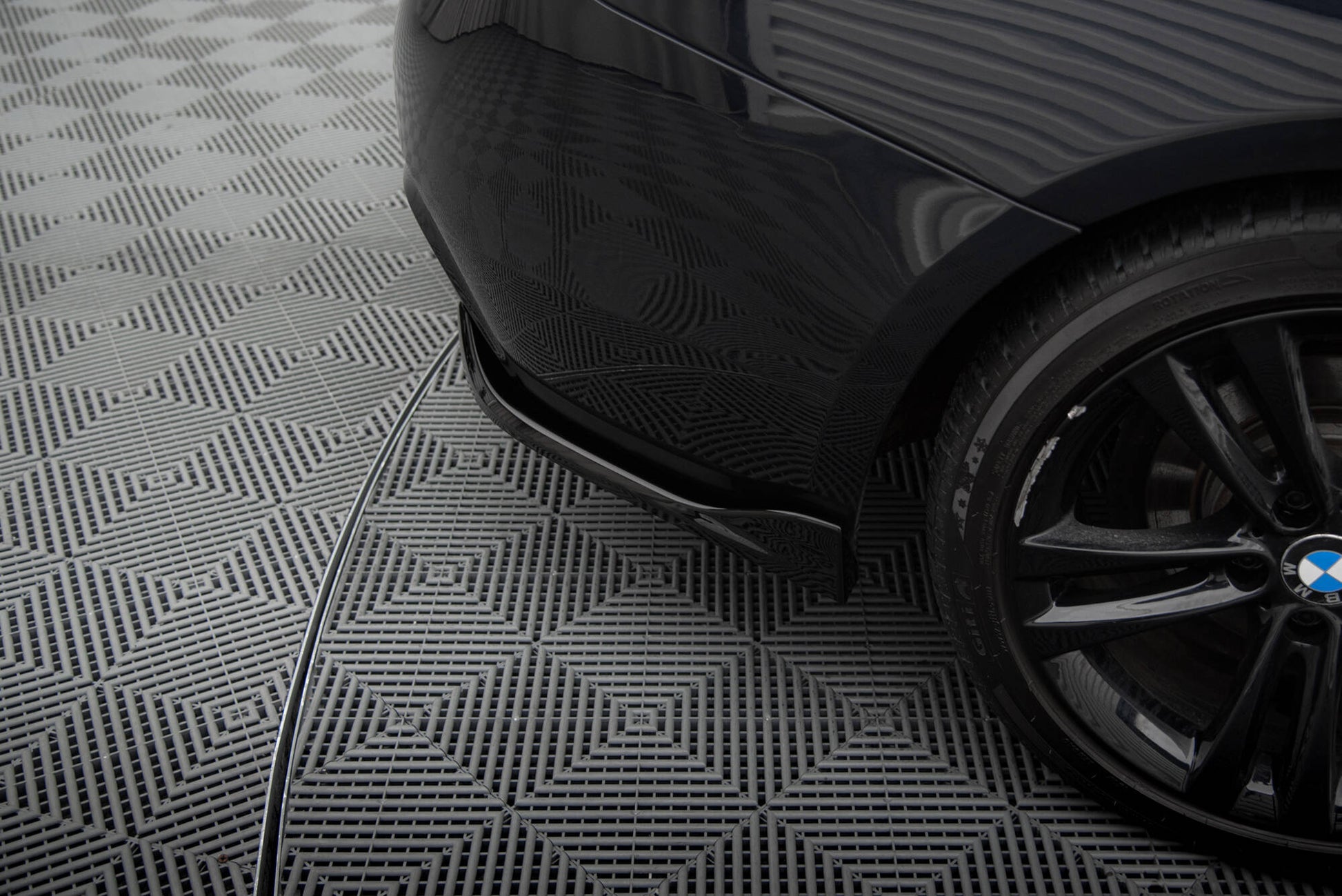 Maxton Heck Ansatz Flaps Diffusor V.1 für BMW 4er Gran Coupe M-Paket F36 schwarz Hochglanz