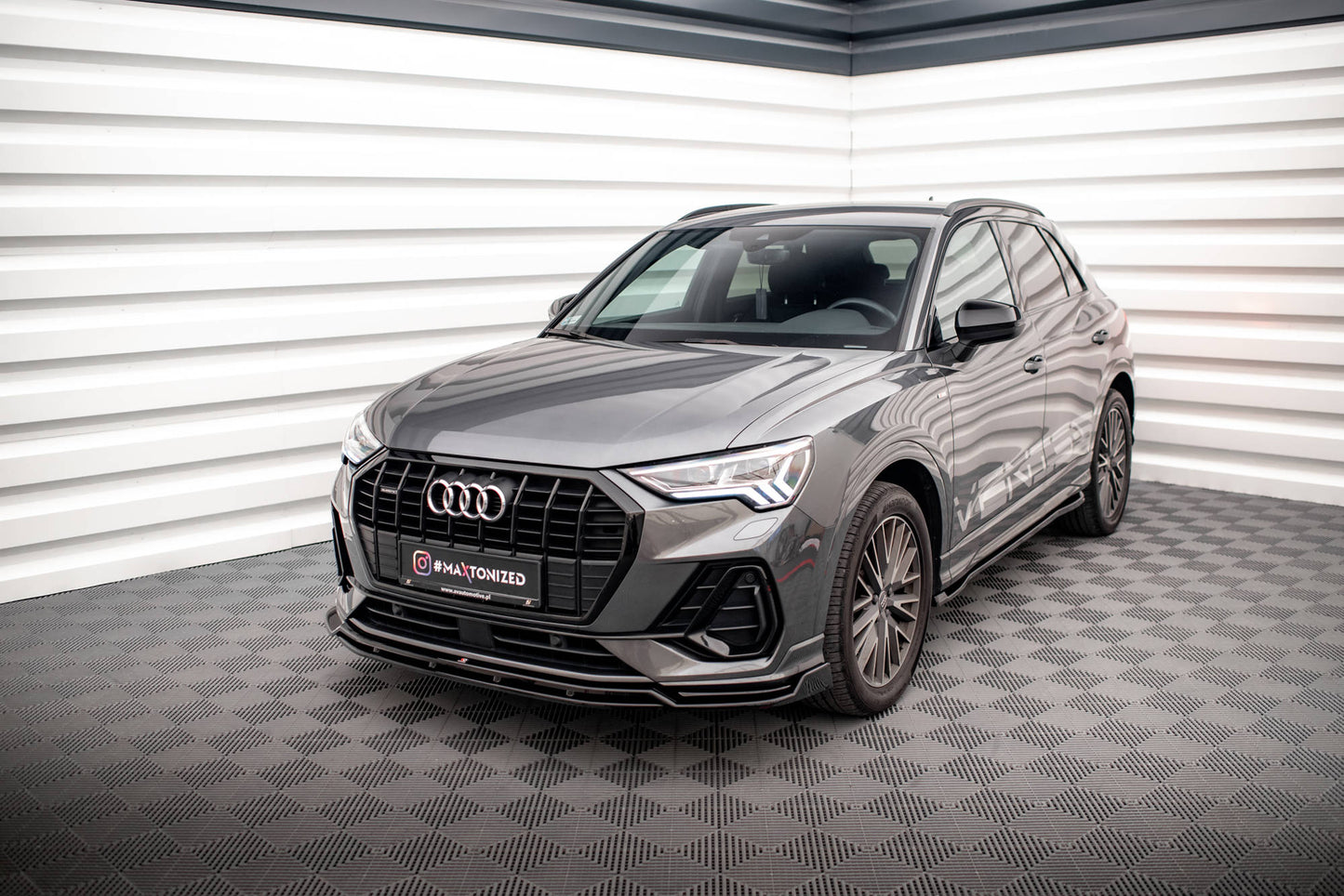 Maxton Front Ansatz V.2 für Audi Q3 S-Line F3 schwarz Hochglanz