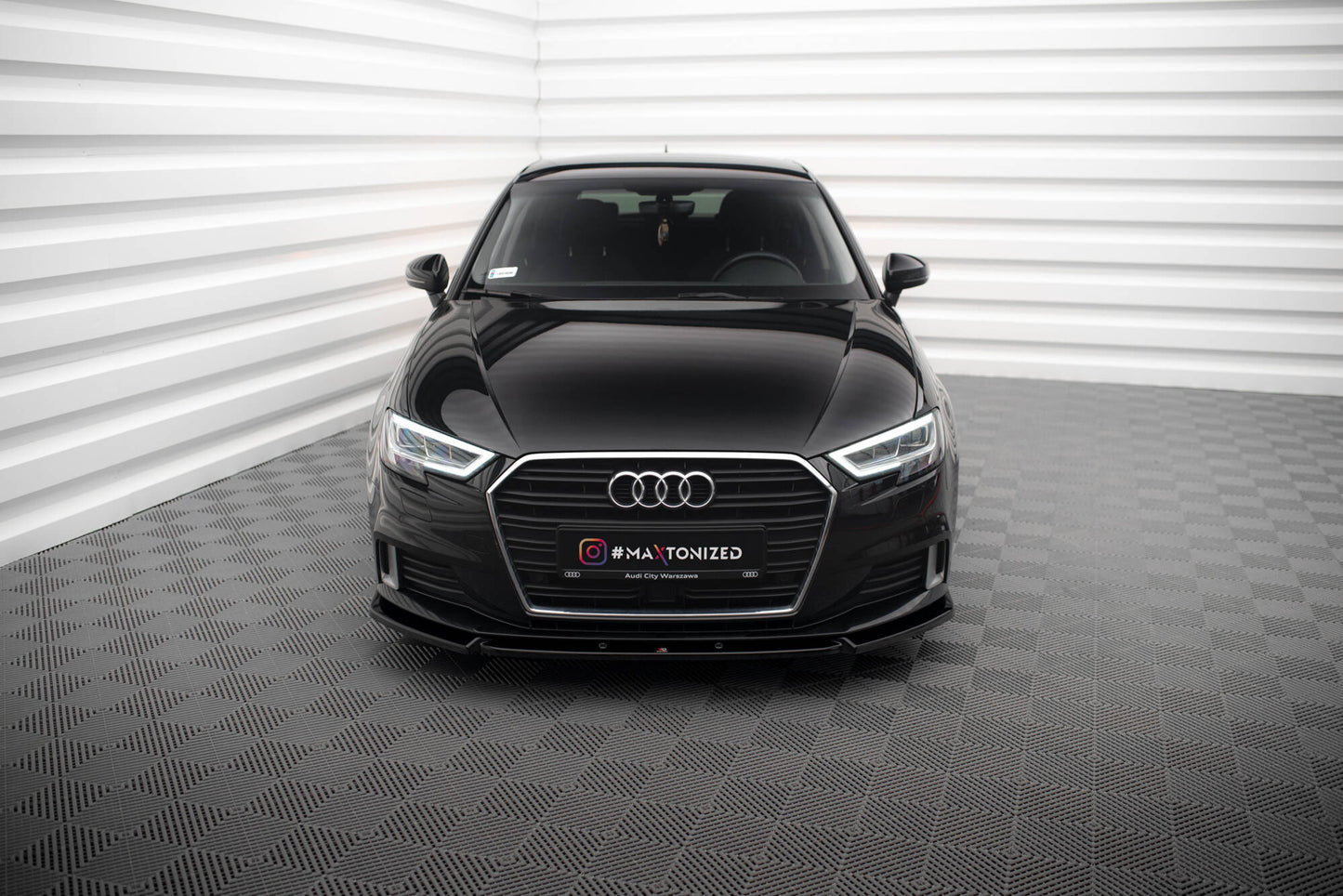 Maxton Front Ansatz V.1 für Audi A3 Sportback 8V Facelift schwarz Hochglanz