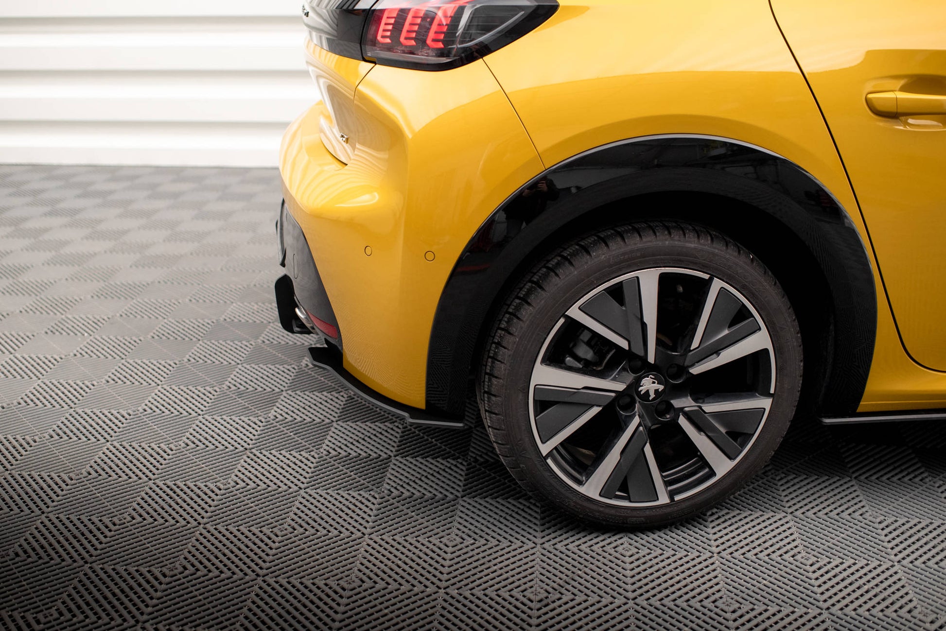 Maxton Street Pro Heck Ansatz Flaps Diffusor für Peugeot 208 GT Mk2