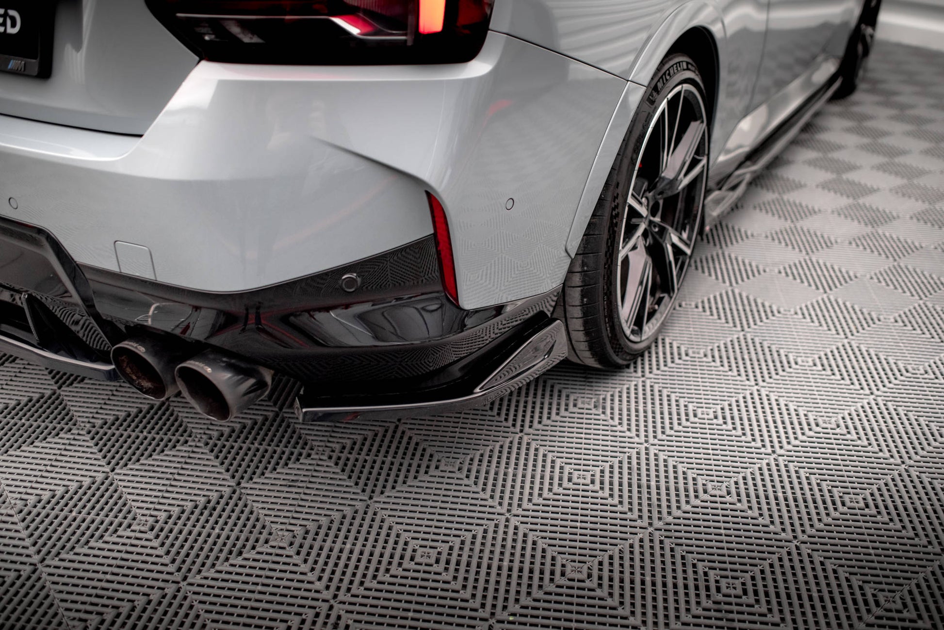 Maxton Heck Ansatz Flaps Diffusor V.1 für BMW 2 Coupe M240i G42 schwarz Hochglanz