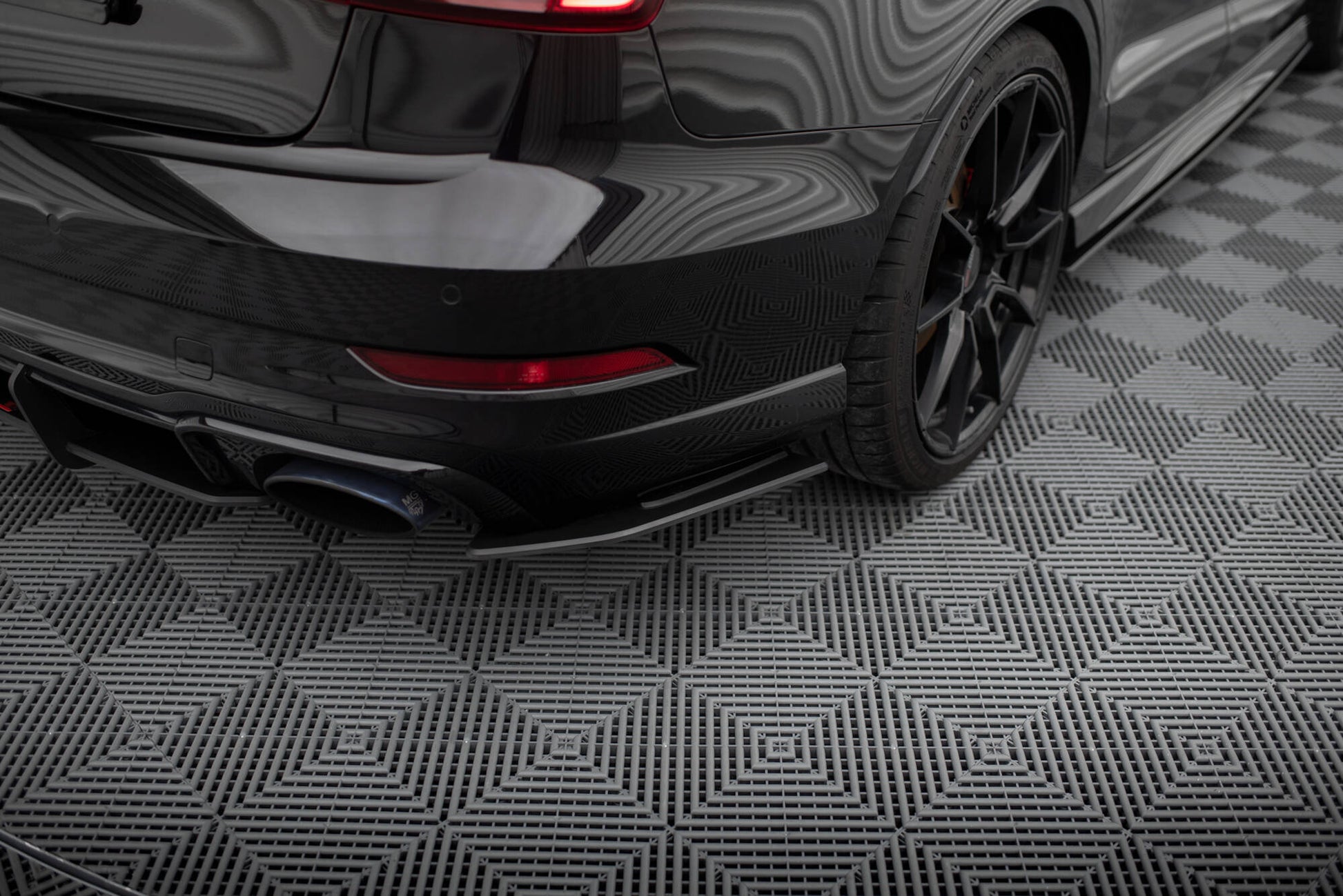 Maxton Street Pro Heck Ansatz Flaps Diffusor für Audi RS3 Limousine 8V Facelift