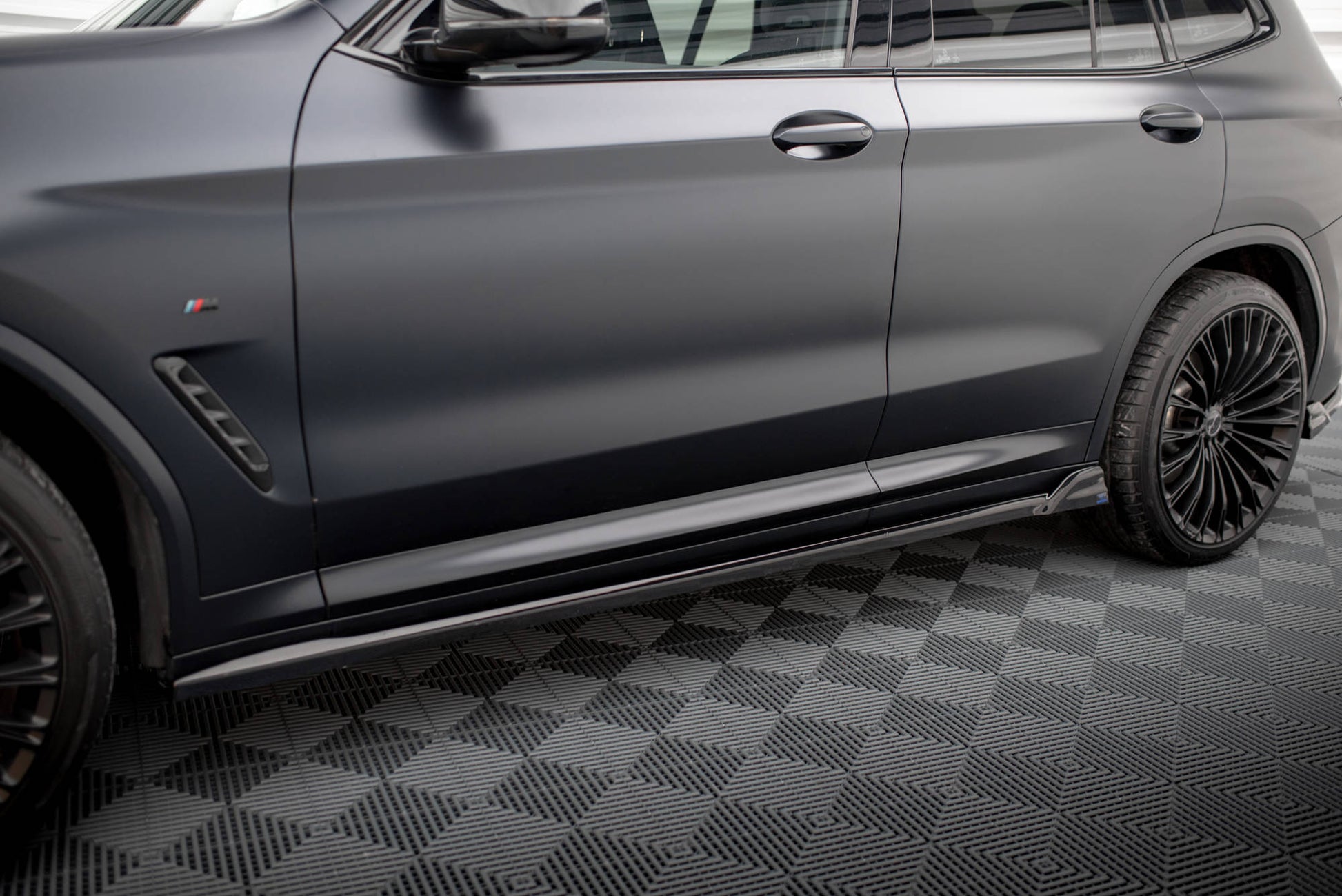 Maxton Seitenschweller Ansatz für BMW X3 M-Paket G01 Facelift schwarz Hochglanz