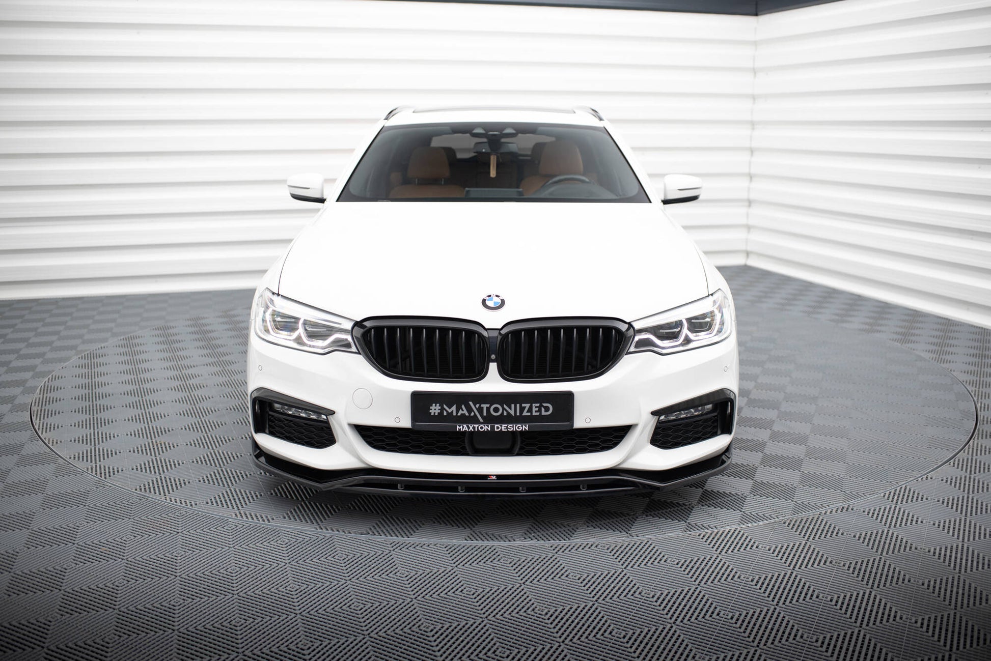 Maxton Front Ansatz V.3 für BMW 5er M-Paket G30 / G31 schwarz Hochglanz