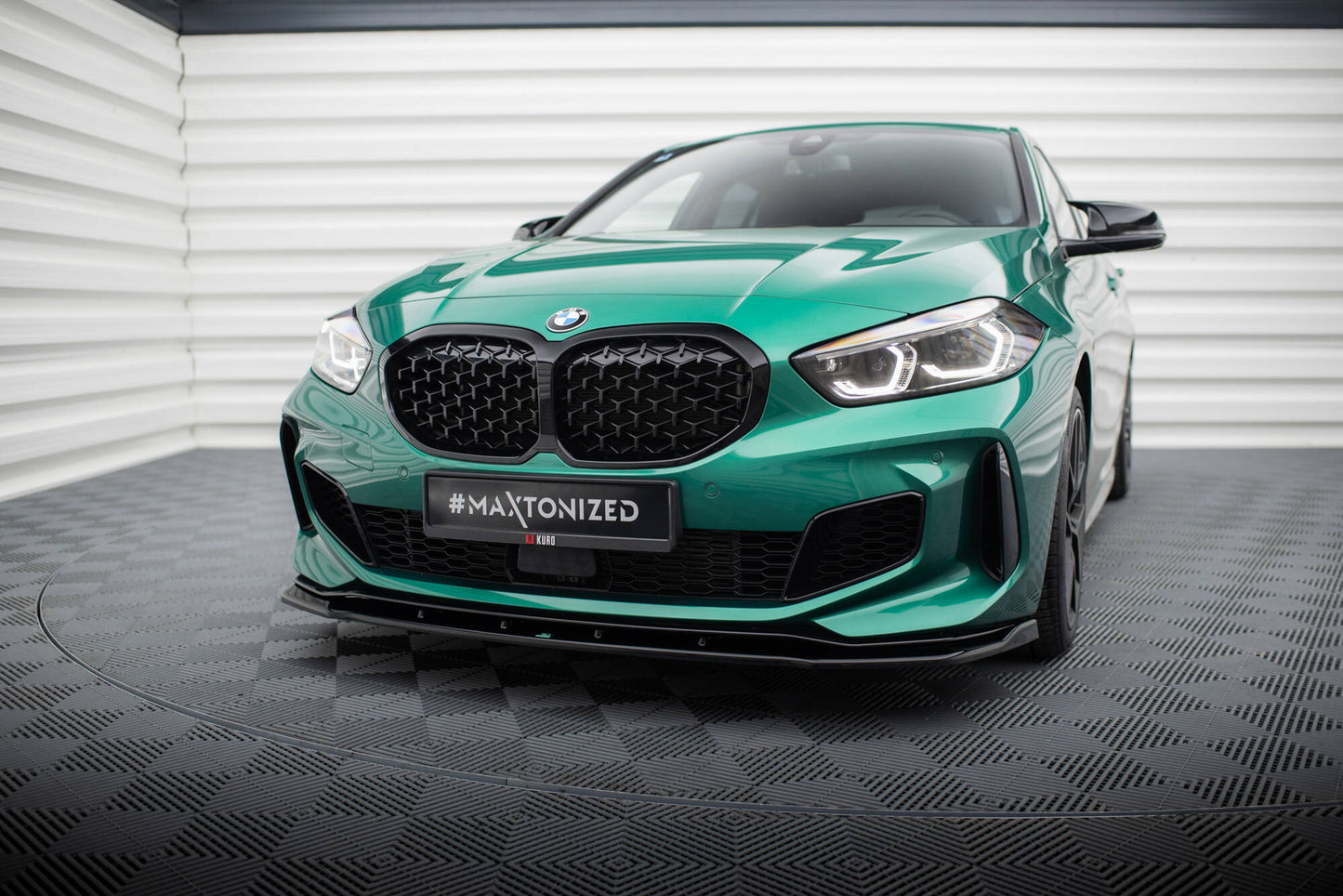 Maxton Front Ansatz für V.9 BMW M135i F40 schwarz Hochglanz
