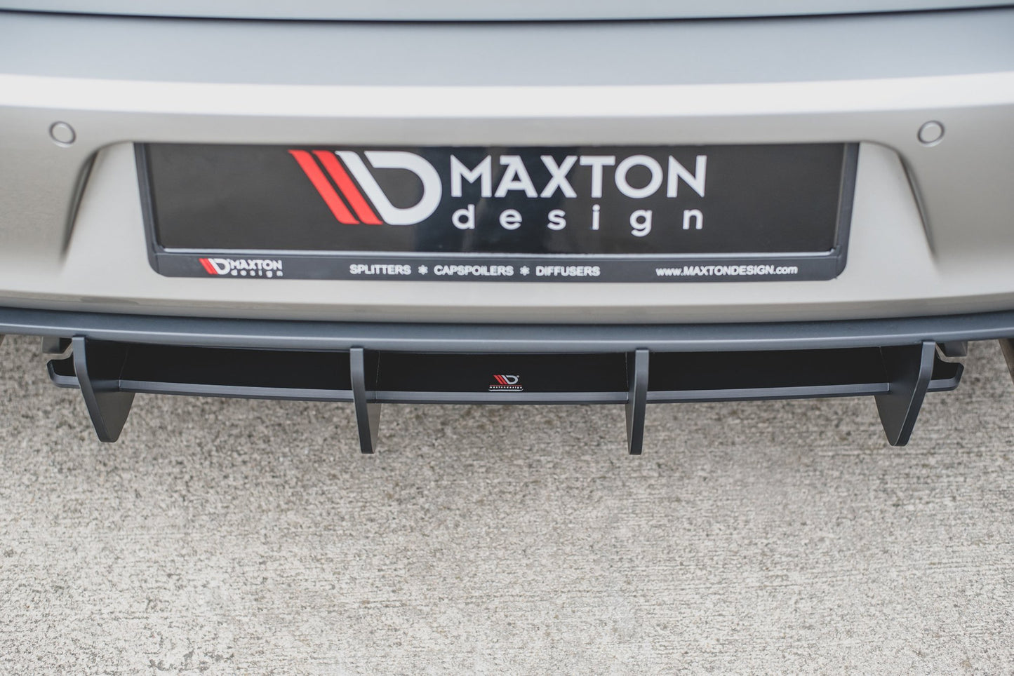 Maxton Robuste Racing Heckschürze V.1 für VW Golf 7 GTI