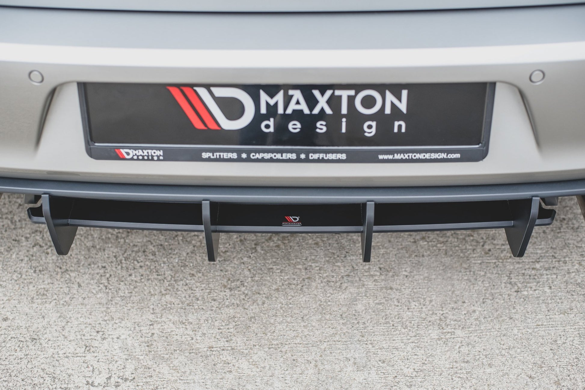 Maxton Robuste Racing Heckschürze V.1 für VW Golf 7 GTI