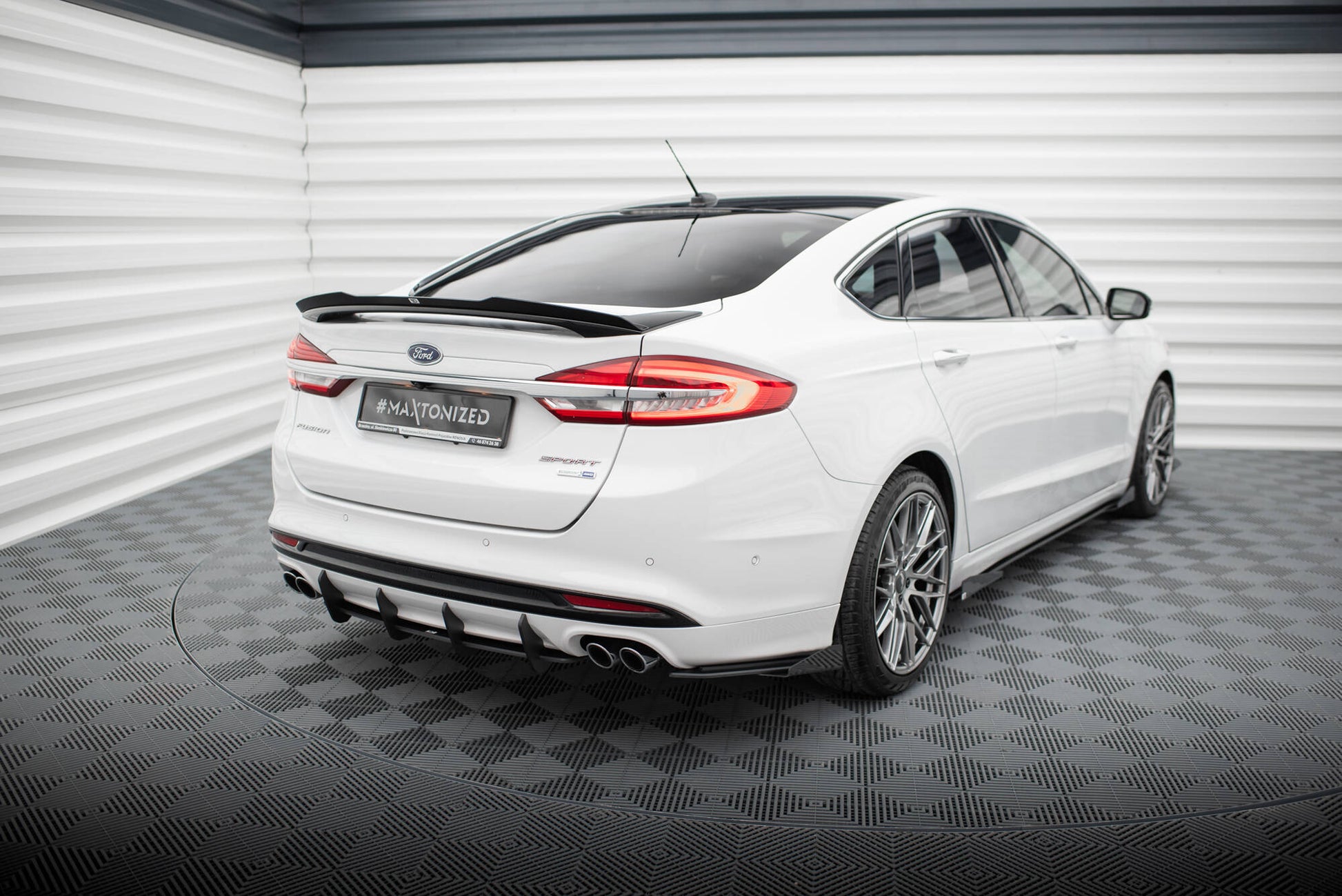 Maxton Hintere Seiten Flaps für Ford Mondeo Sport Mk5 Facelift / Fusion Sport Mk2 Facelift schwarz Hochglanz