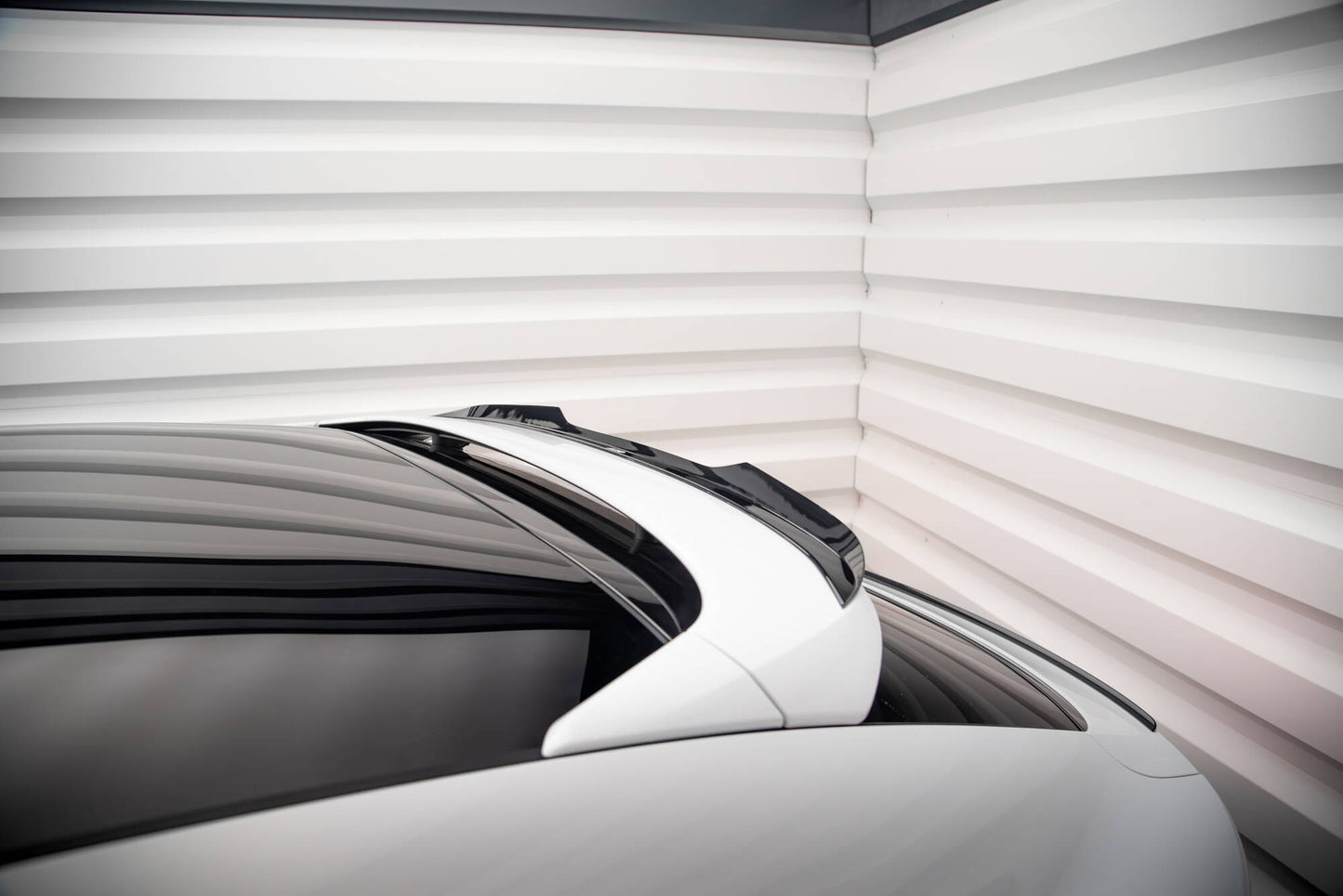 Maxton Spoiler CAP für Porsche Cayenne Coupe Mk3 schwarz Hochglanz