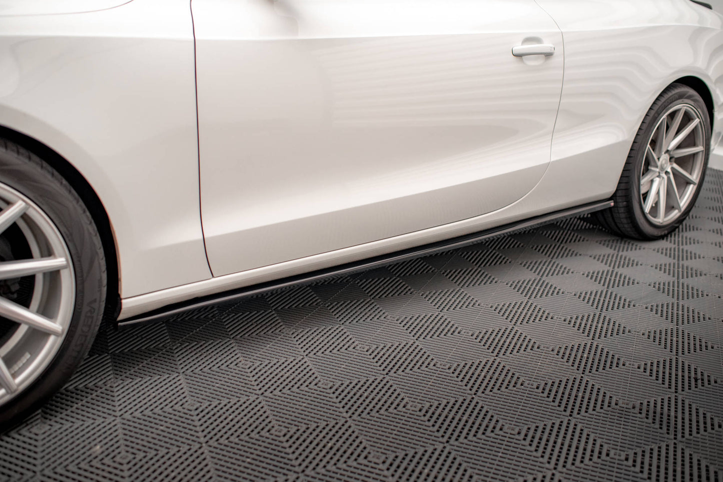 Maxton Seitenschweller Ansatz für V.2 für Audi A5 / A5 S-Line / S5 Coupe 8T schwarz Hochglanz