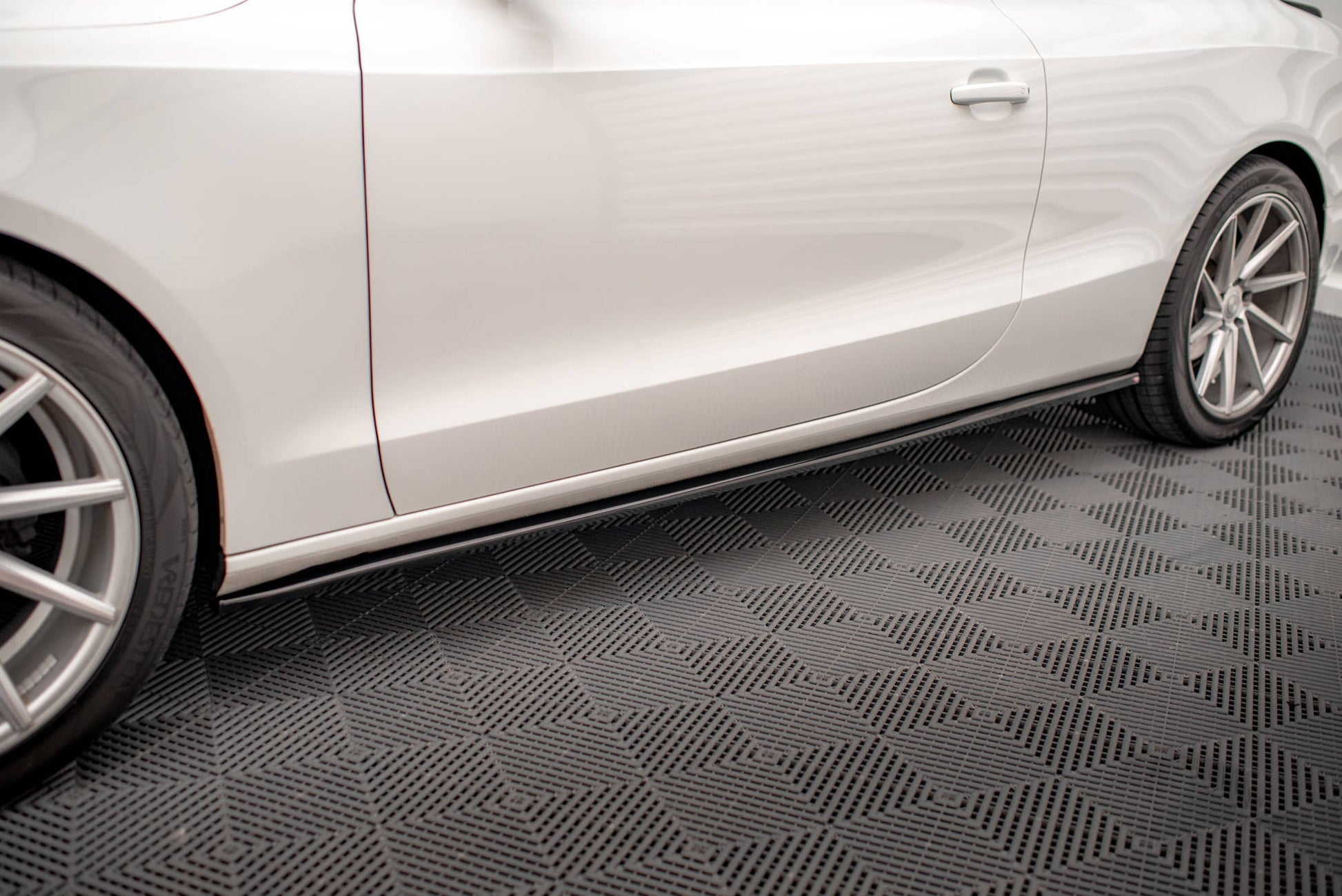 Maxton Seitenschweller Ansatz für V.2 für Audi A5 / A5 S-Line / S5 Coupe 8T schwarz Hochglanz