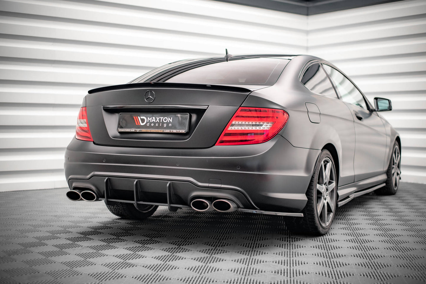 Maxton Spoiler CAP für Mercedes-Benz C Limousine W204 / C Coupe C204 schwarz Hochglanz