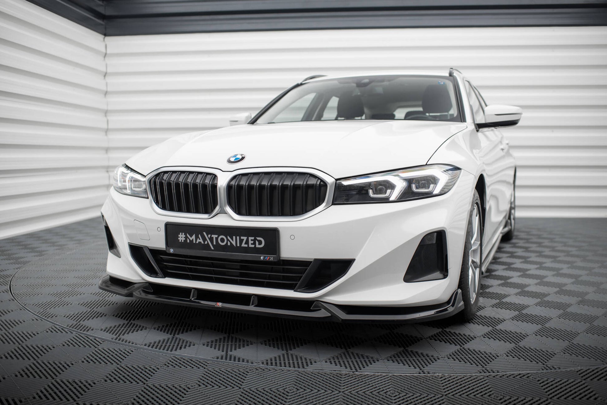 Maxton Front Ansatz für BMW 3er Limousine / Touring G20 / G21 Facelift schwarz Hochglanz