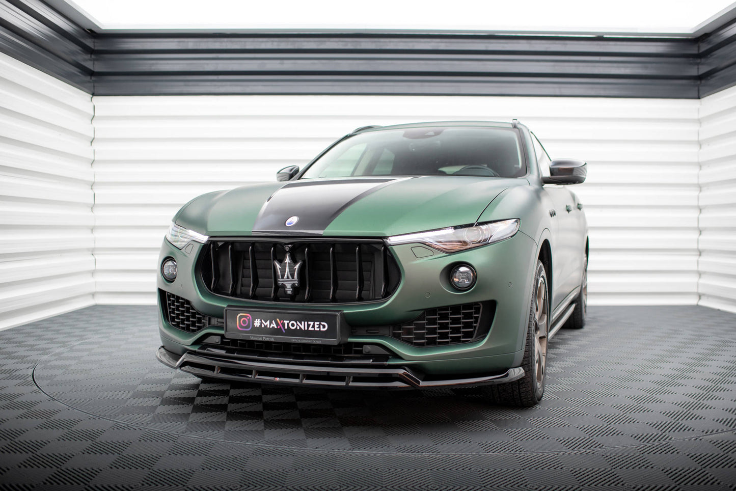 Maxton Front Ansatz V.2 für Maserati Levante Mk1 schwarz Hochglanz