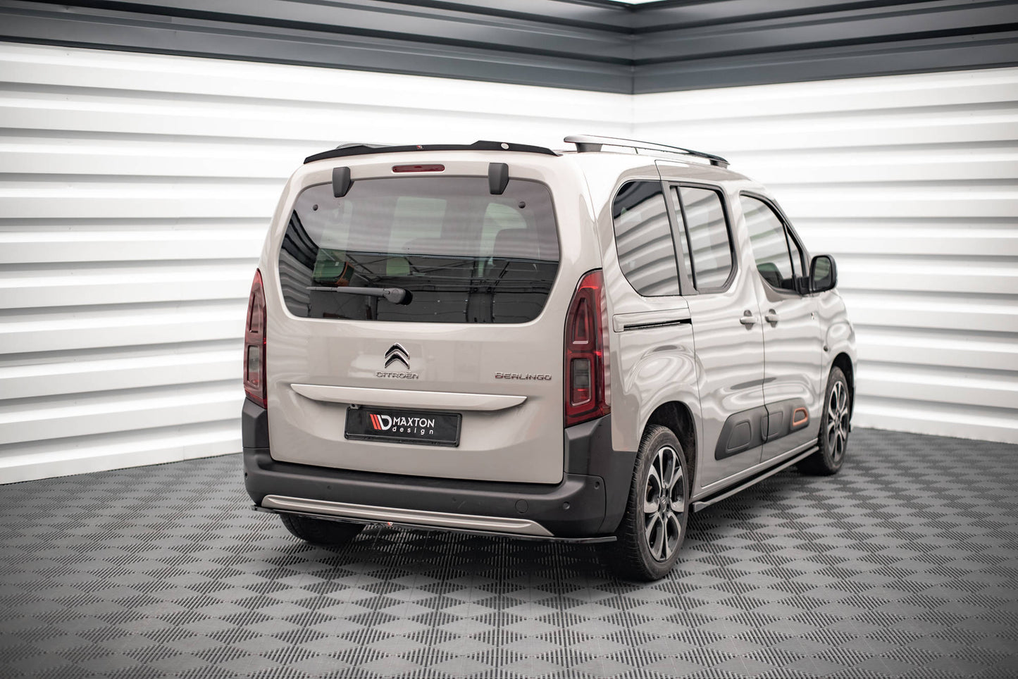 Maxton Spoiler CAP für Citroen Berlingo Mk3 schwarz Hochglanz