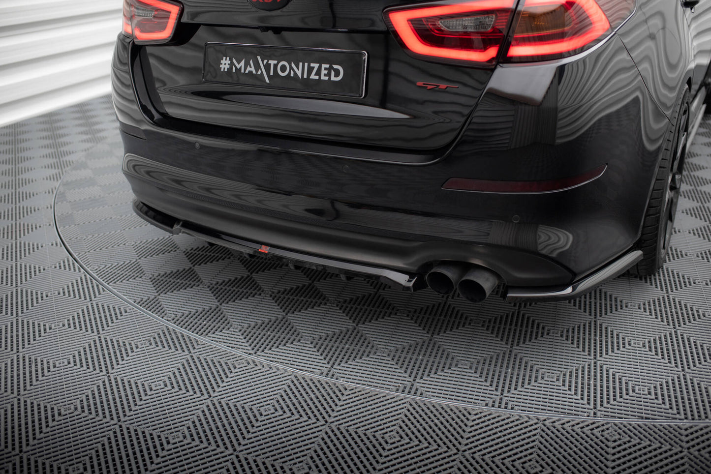 Maxton Mittlerer Diffusor Heck Ansatz DTM Look für Kia Optima Mk3 schwarz Hochglanz