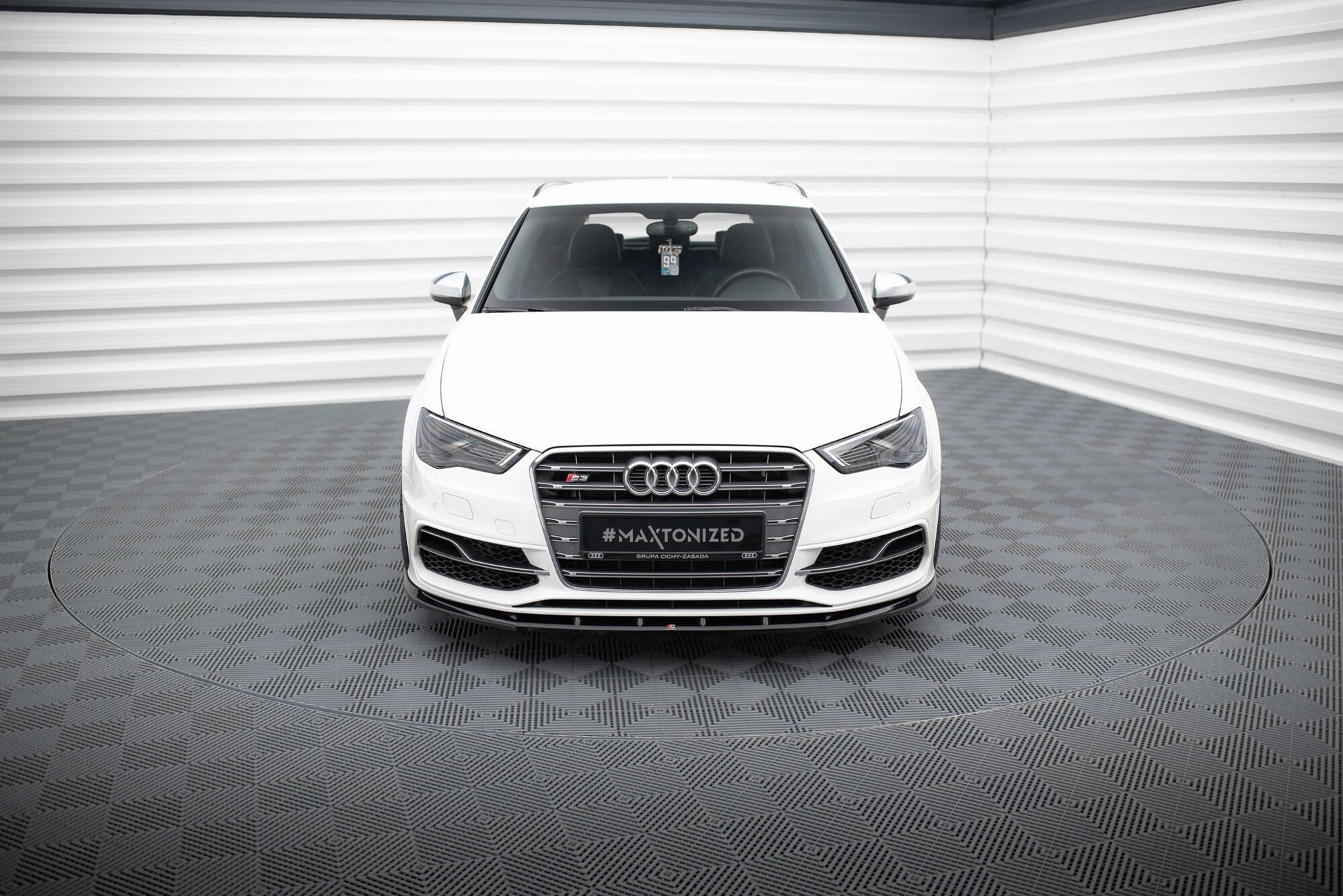 Maxton Front Ansatz V.1 für Audi S3 / A3 S-Line Sportback / Hatchback 8V schwarz Hochglanz