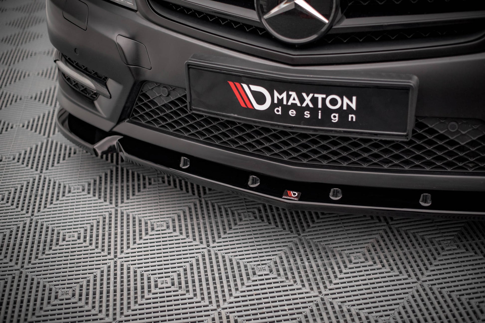 Maxton Front Ansatz V.1 für Mercedes-Benz C Coupe / Limousine / Kombi  AMG-Line C204 / W204 Facelift / S204 Facelift schwa...