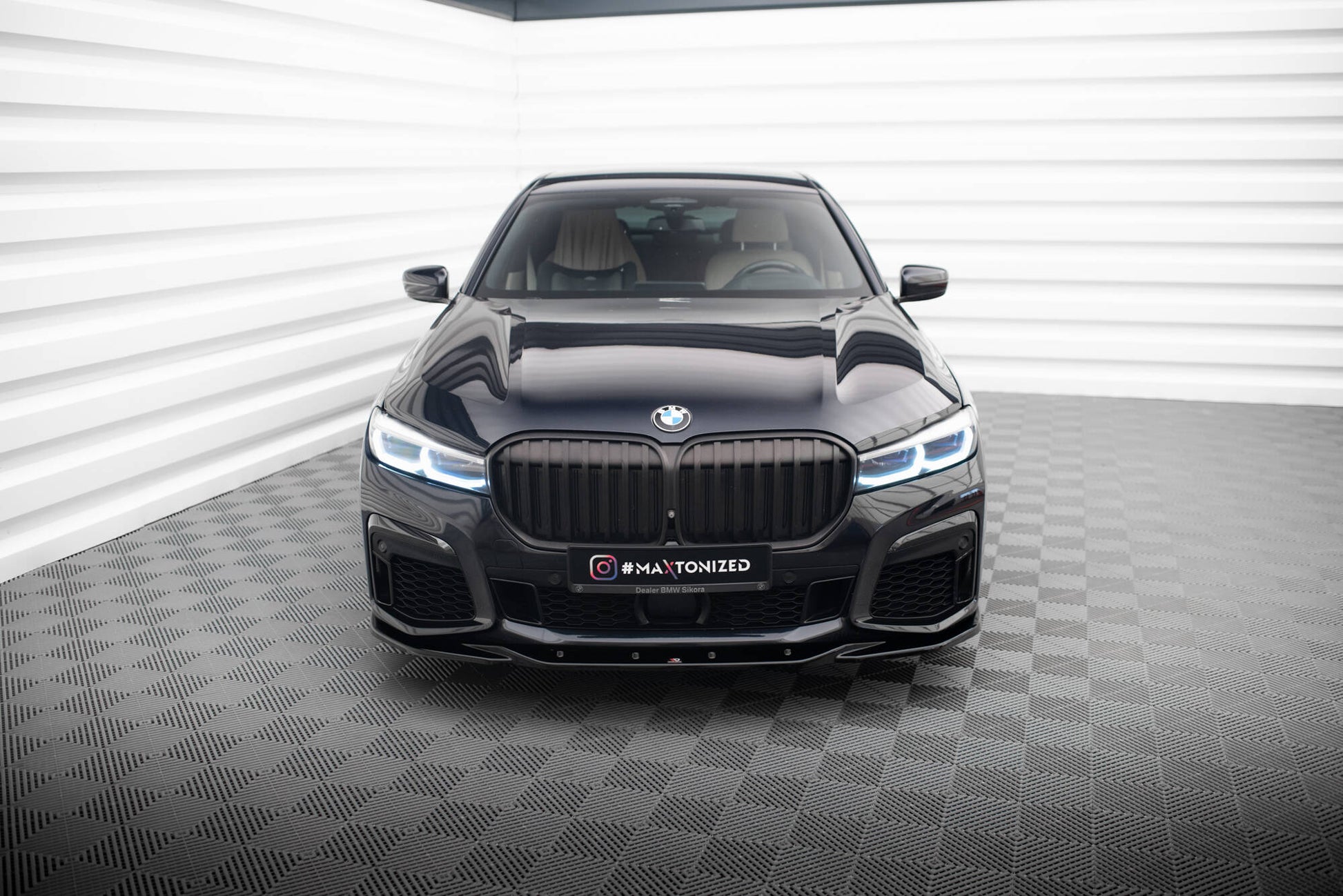 Maxton Front Ansatz V.3 für BMW 7 G11 M-Paket Facelift schwarz Hochglanz